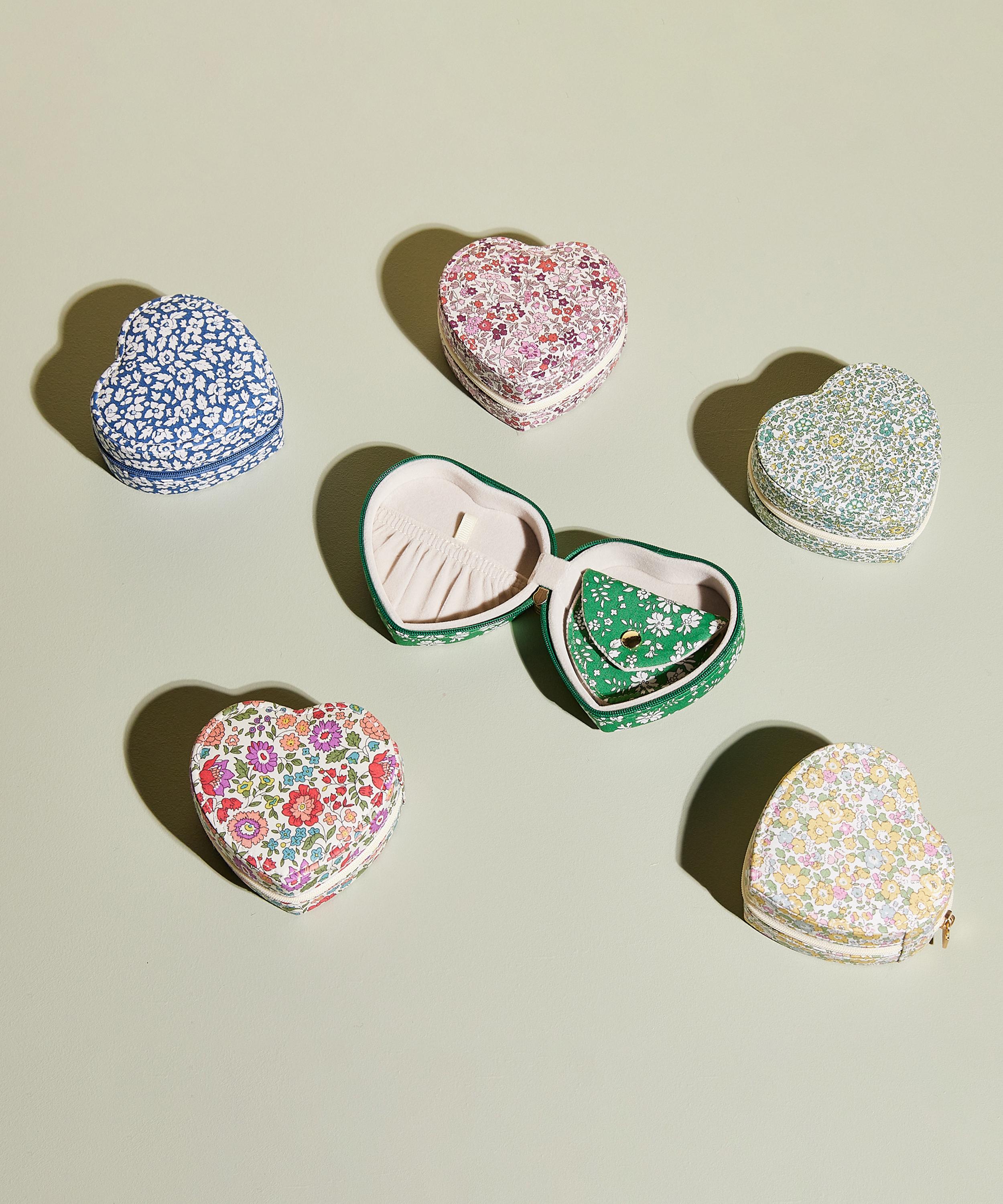 Bon Dep - D’Anjo Tana Lawn™ Cotton Heart Jewellery Box image number 1