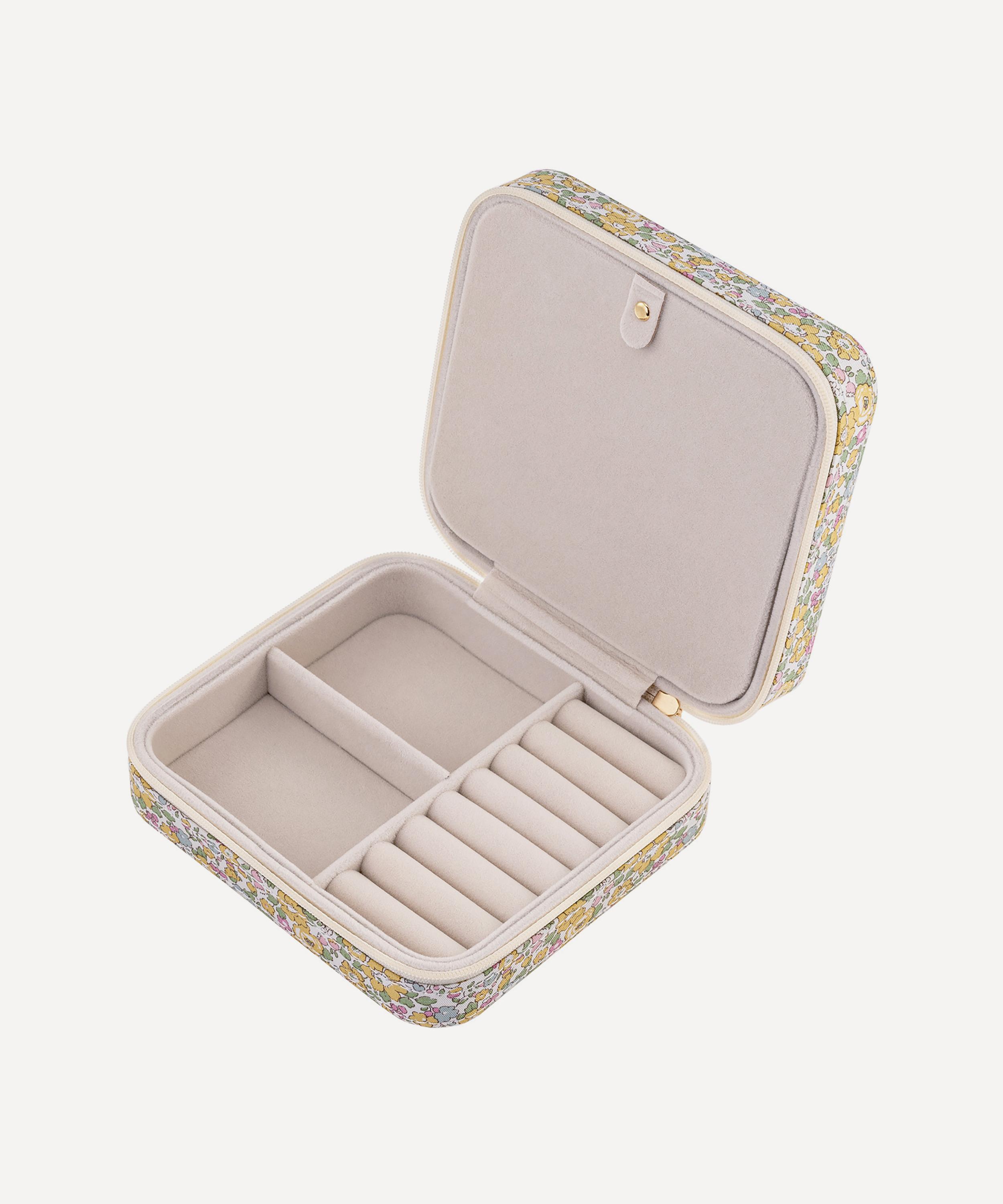 Bon Dep - Betsy Ann Tana Lawn™ Cotton Zipped Jewellery Box image number 1