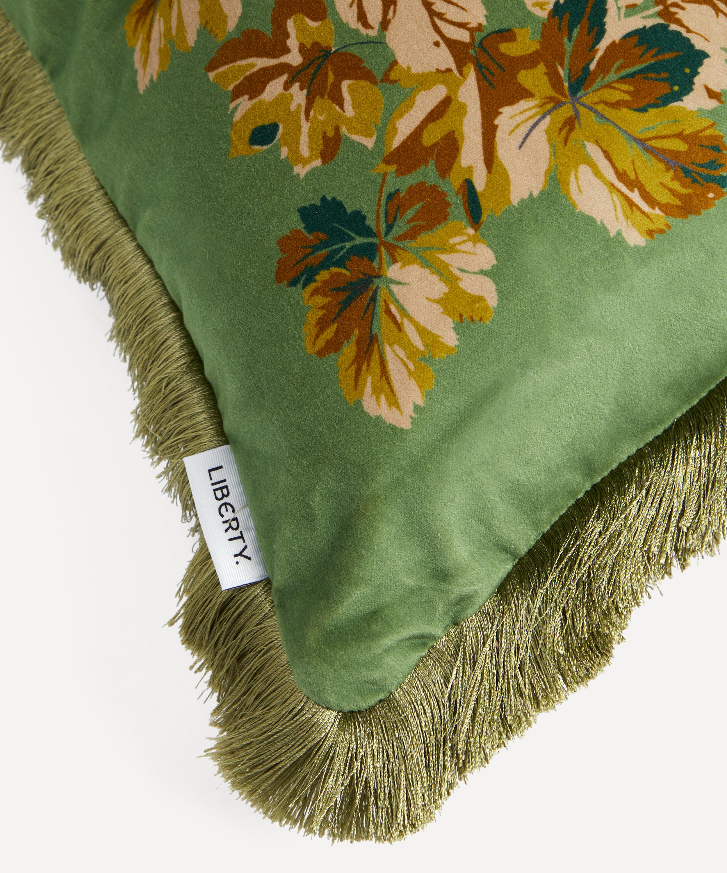 Liberty - Lady Amphora Velvet Cushion image number 2