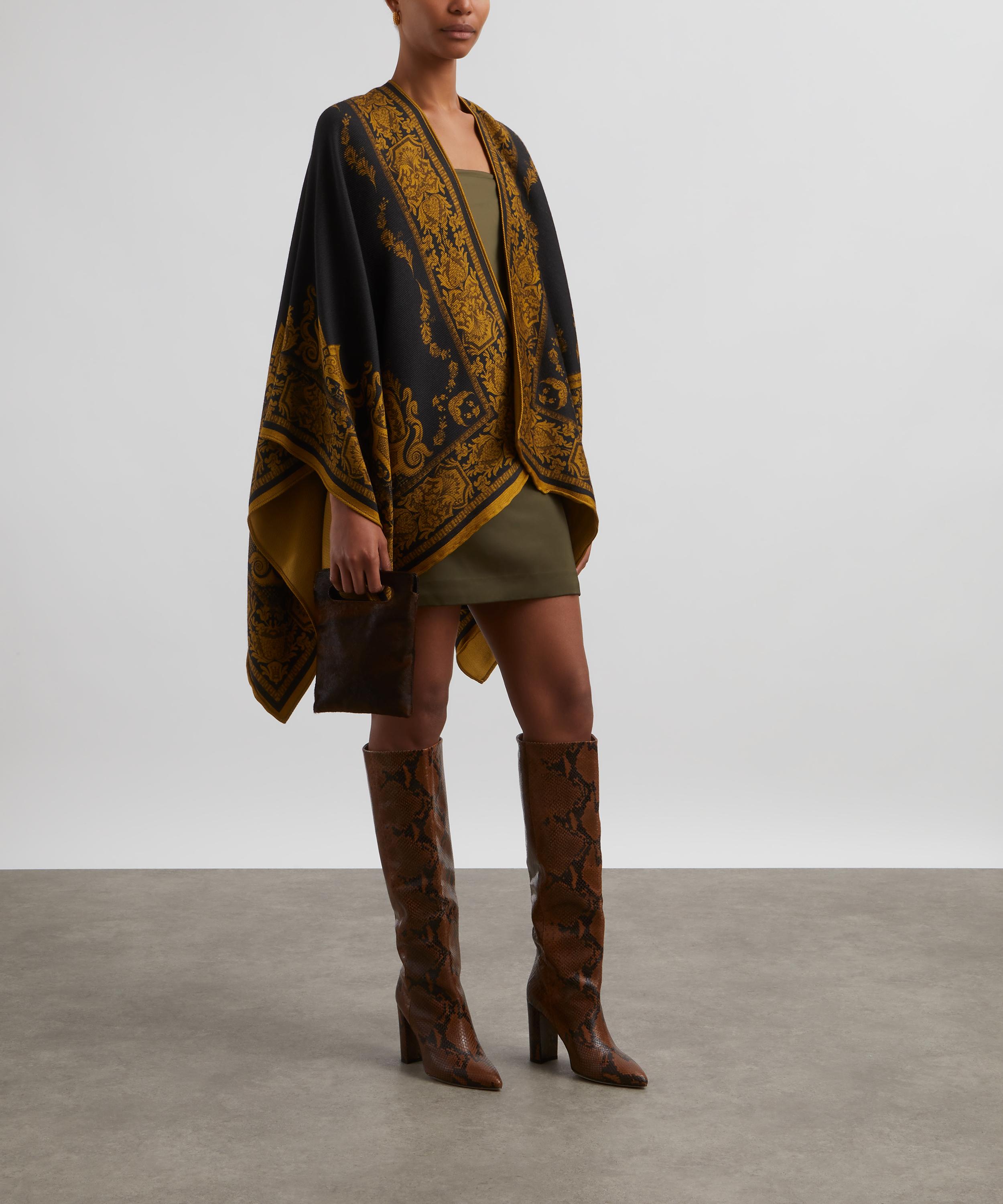 ポンチョ・ケープ Etro Paisley Pattern Cape Etro Wool-Blend Paisley Cape | Liberty