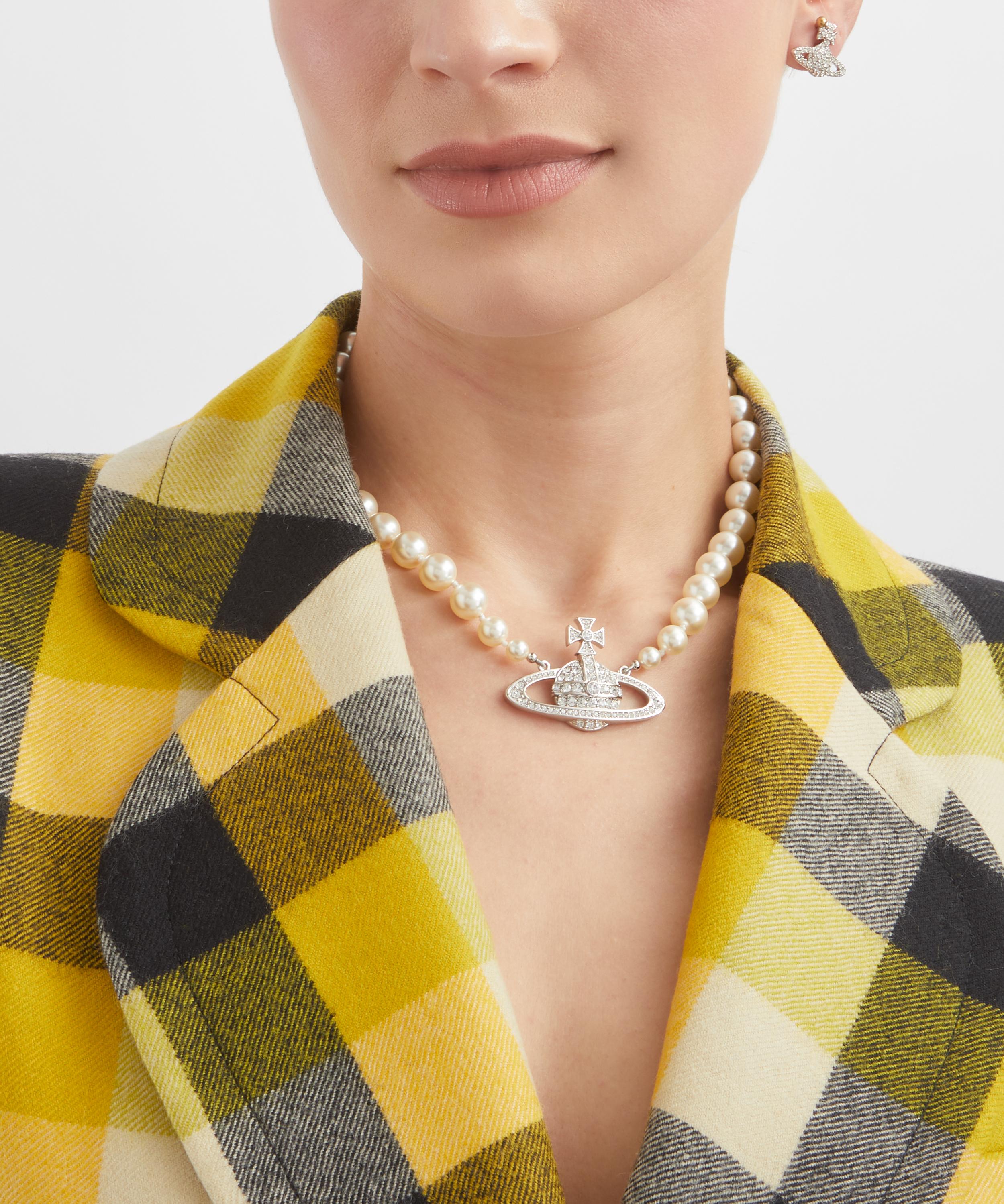 Vivienne Westwood - Silver-Tone One Row Pearl Bas Relief Choker Necklace image number 0