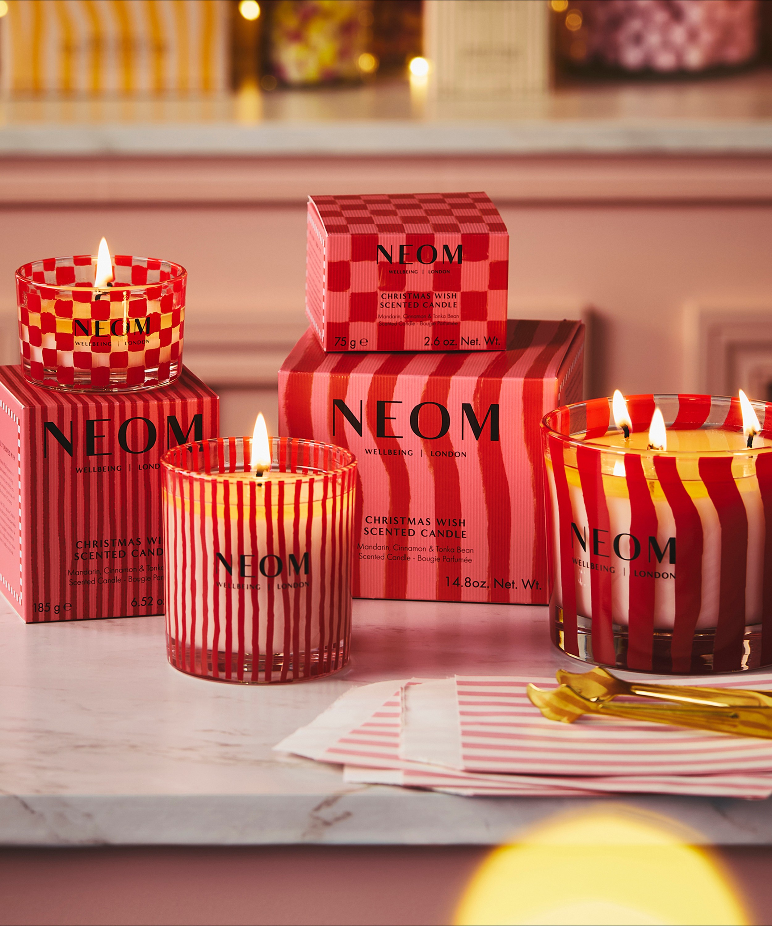 NEOM Organics - Christmas Wish Three Wick Scented Candle 420g image number 3