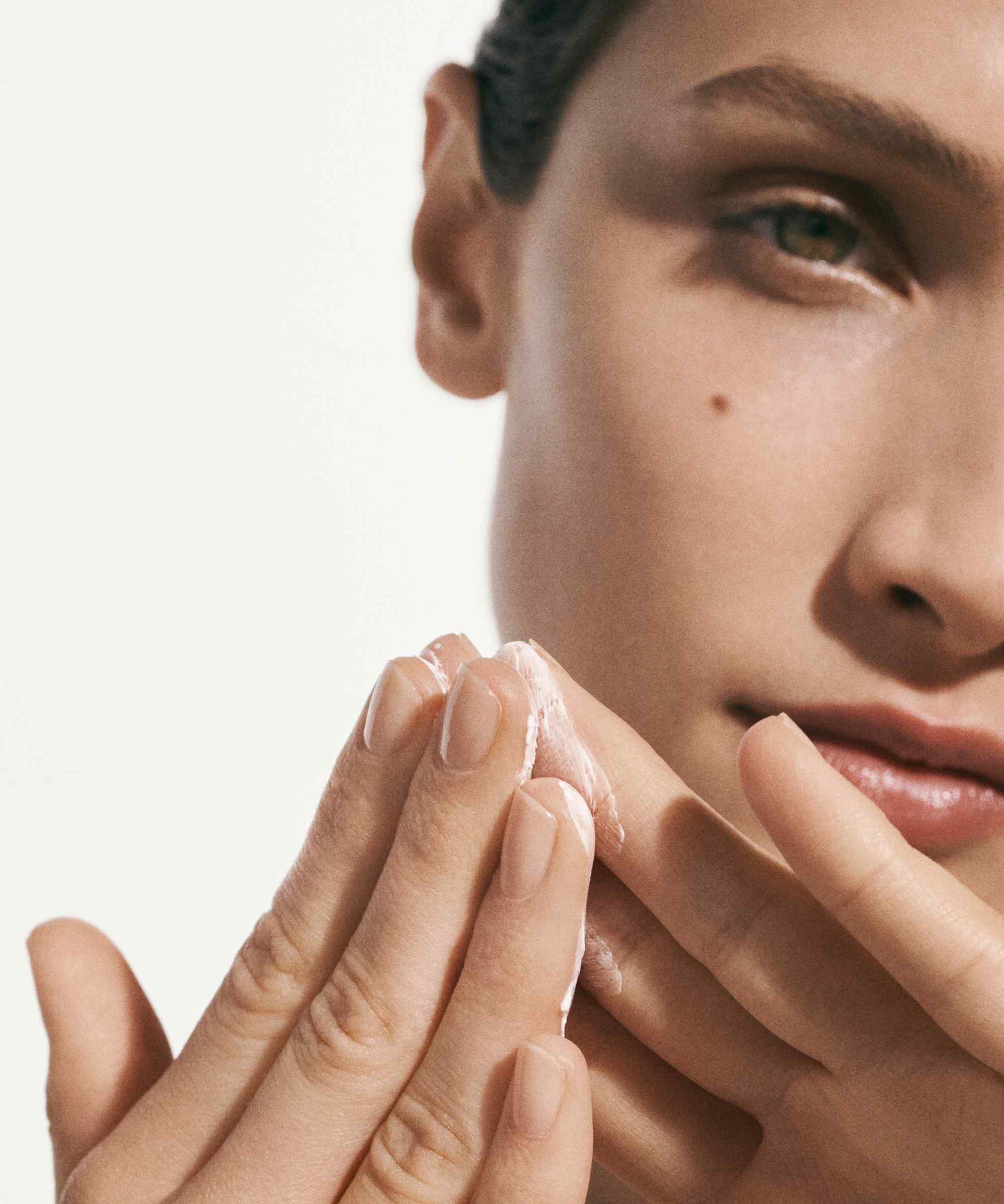 La Mer - The Hydrating Radiance Collection image number 3