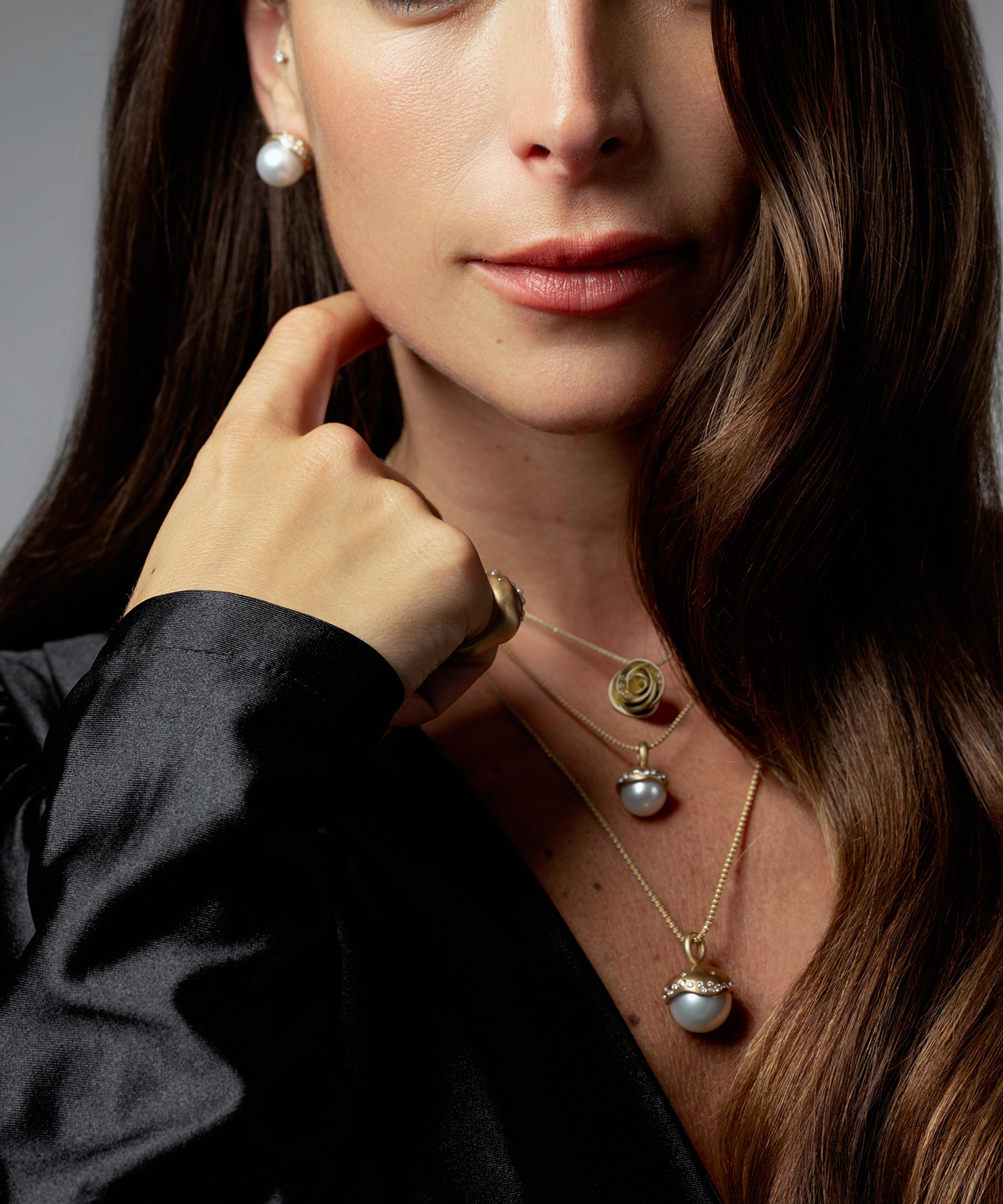 Nada Ghazal - 18ct Gold Pop Shine Mini Pendant Necklace image number 1