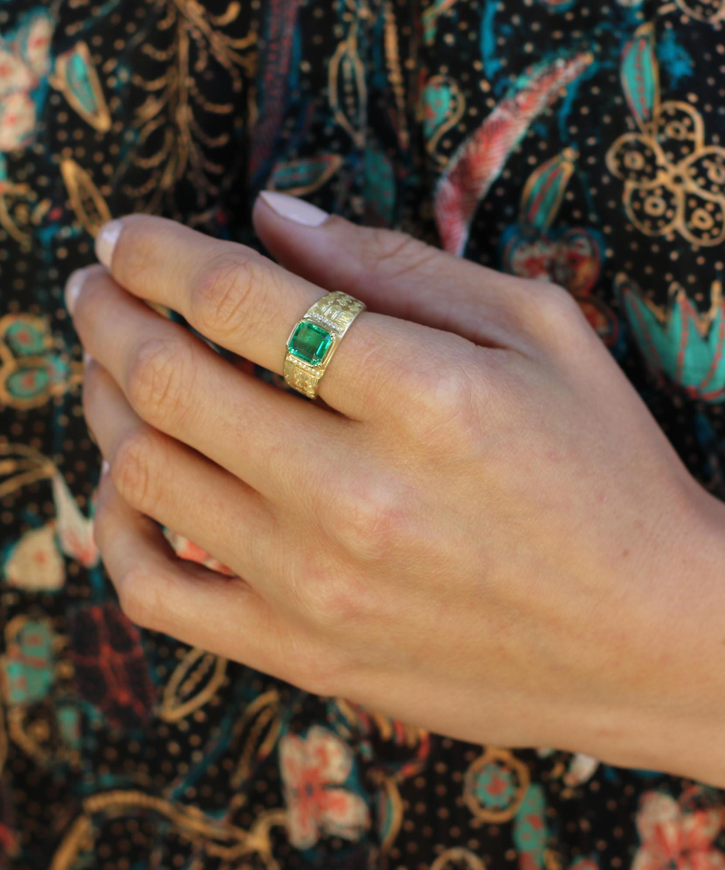 Brooke Gregson - 18ct Gold Talisman Shield Emerald Engraved Ring image number 1