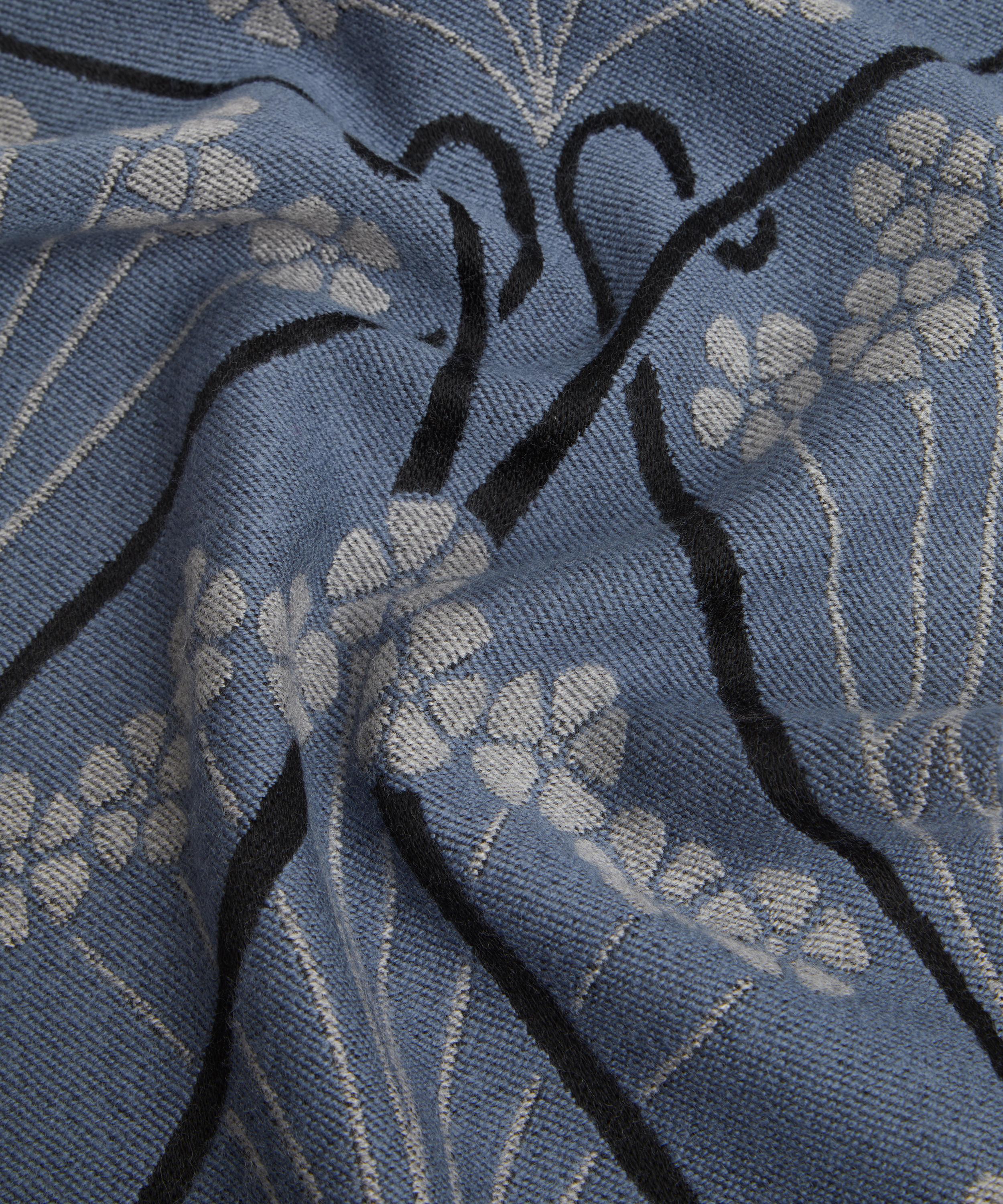 Liberty - Giant Ianthe Jacquard Wool Scarf image number 3