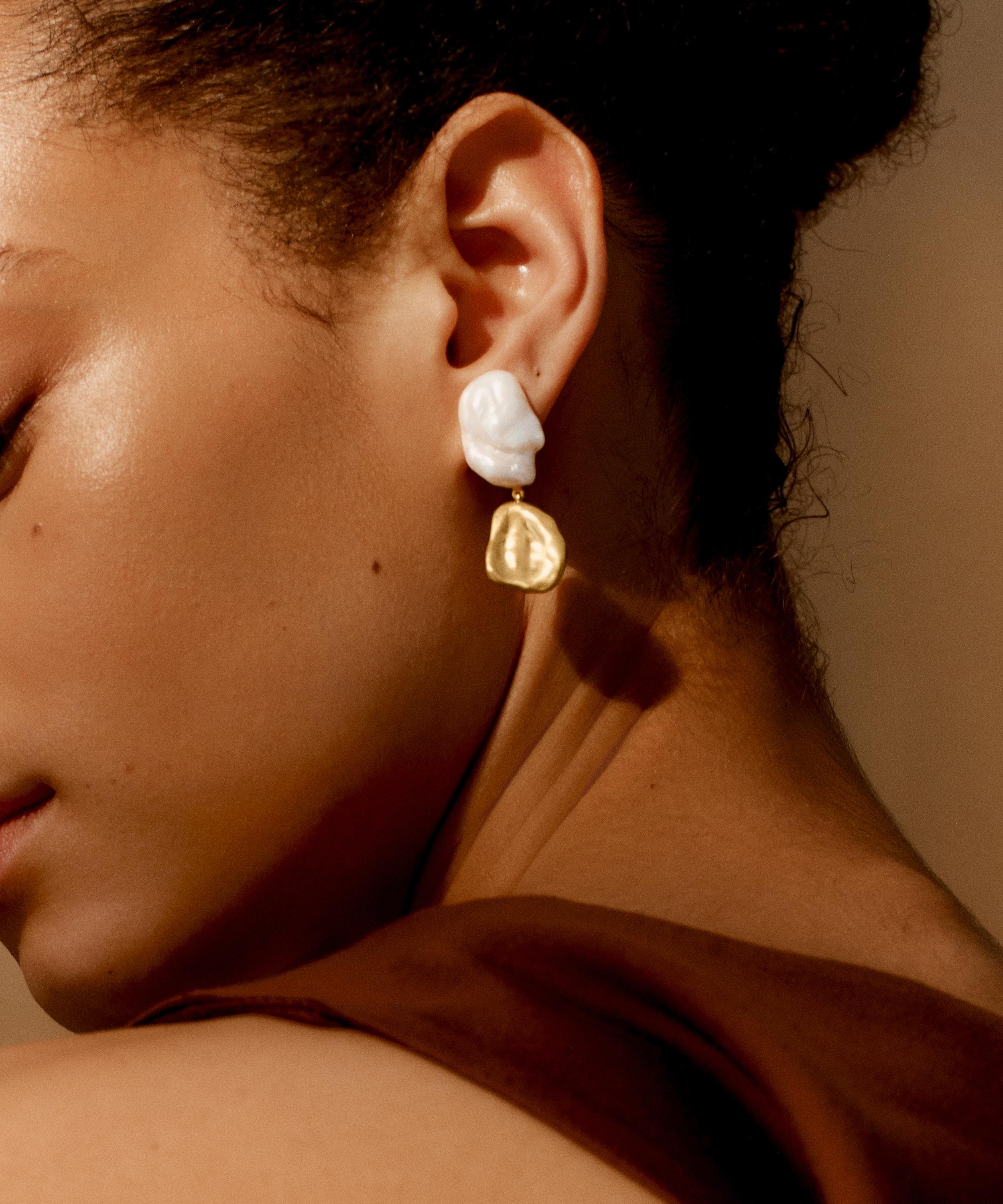 Monica Vinader - 18ct Gold-Plated Vermeil Silver Amy Powney Pearl Drop Earrings image number 1