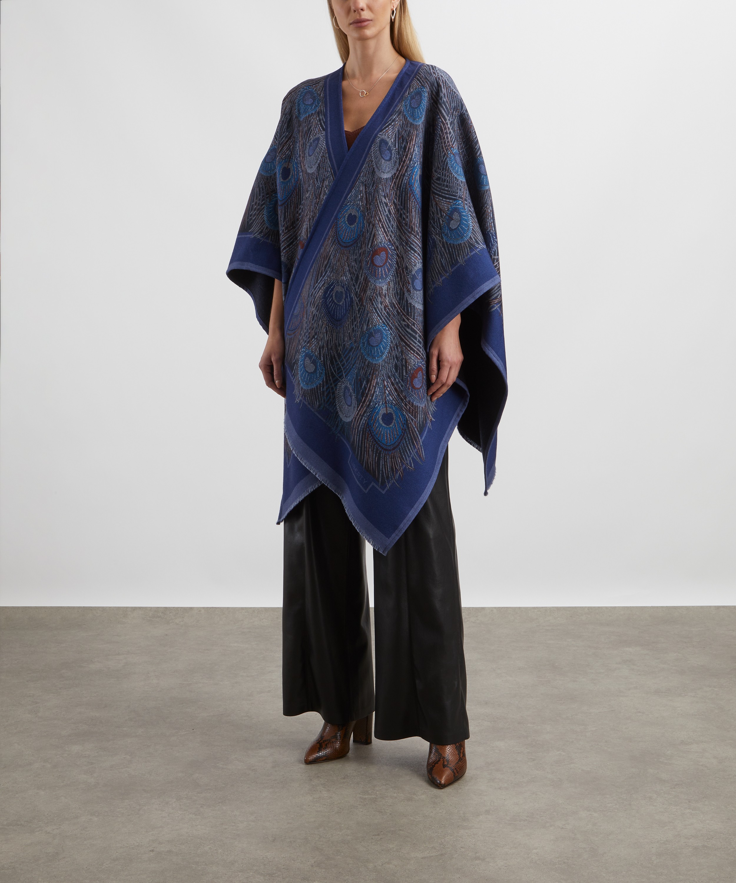 Liberty - Hera 140X160 Wool Cape image number 2