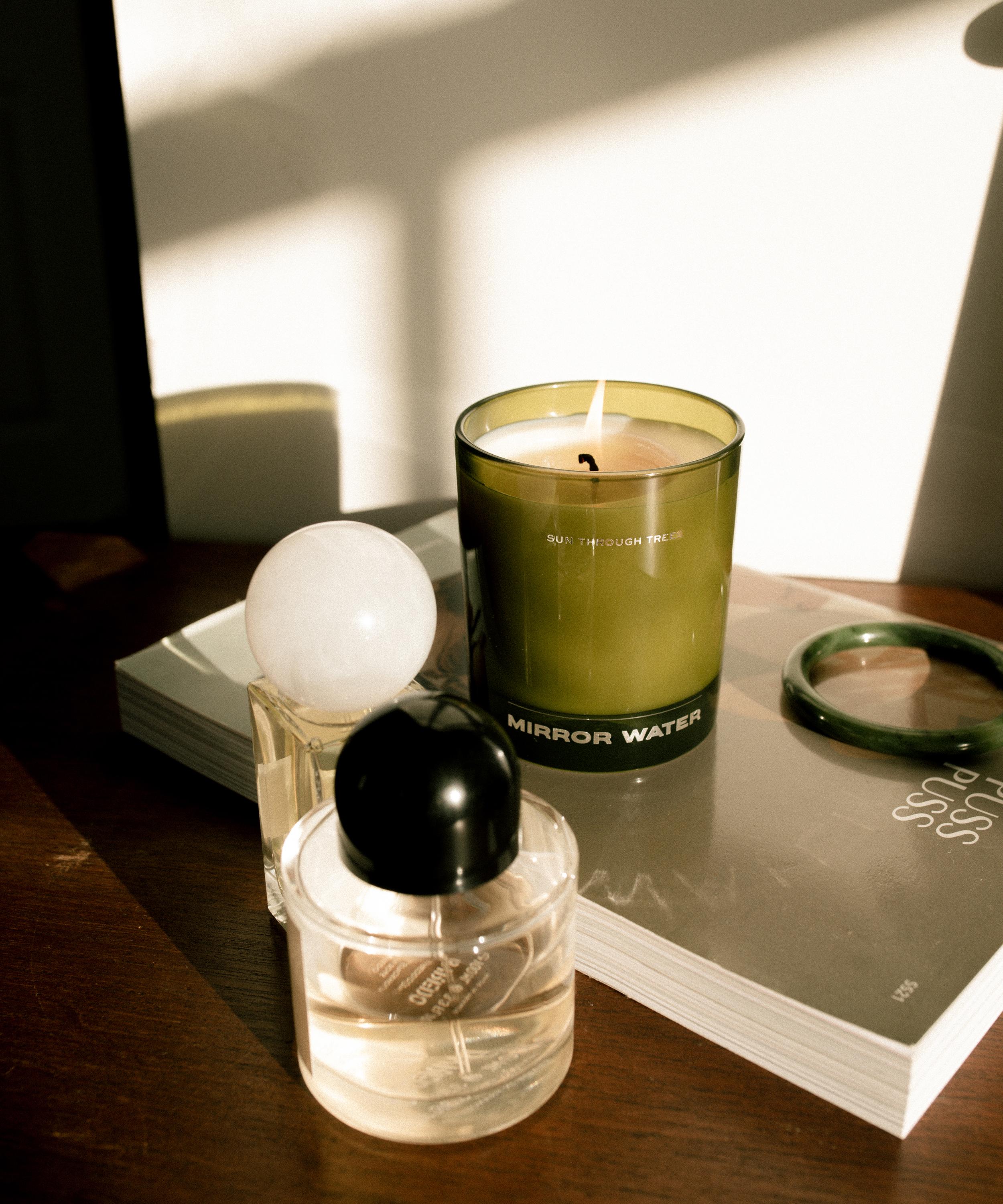 MIRROR WATER - Sun Through Trees Scented Candle 280g image number 2