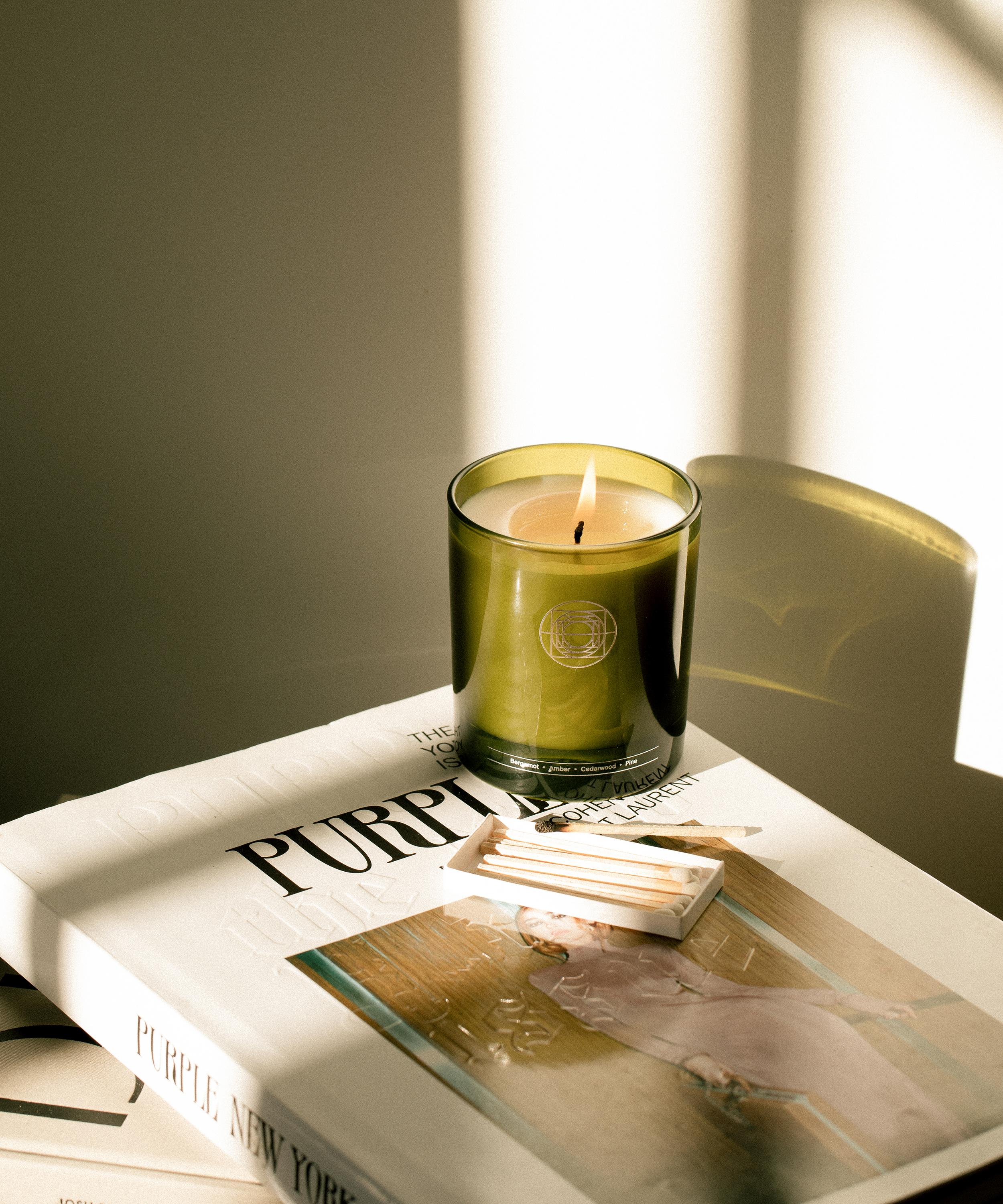 MIRROR WATER - Sun Through Trees Scented Candle 280g image number 3