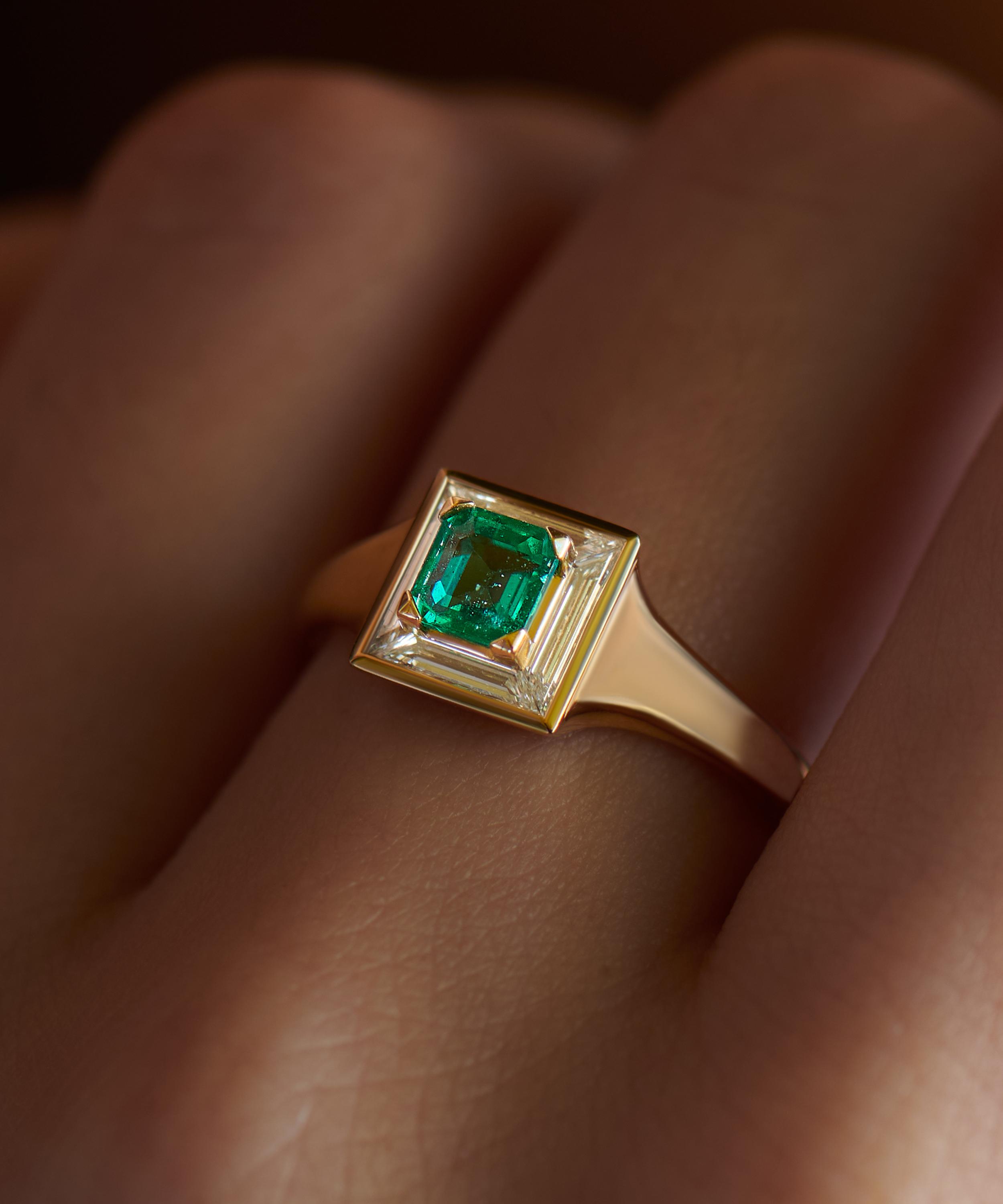 Artemer - 18ct Gold Emerald and Trapeze Diamond Art Deco Ring image number 1