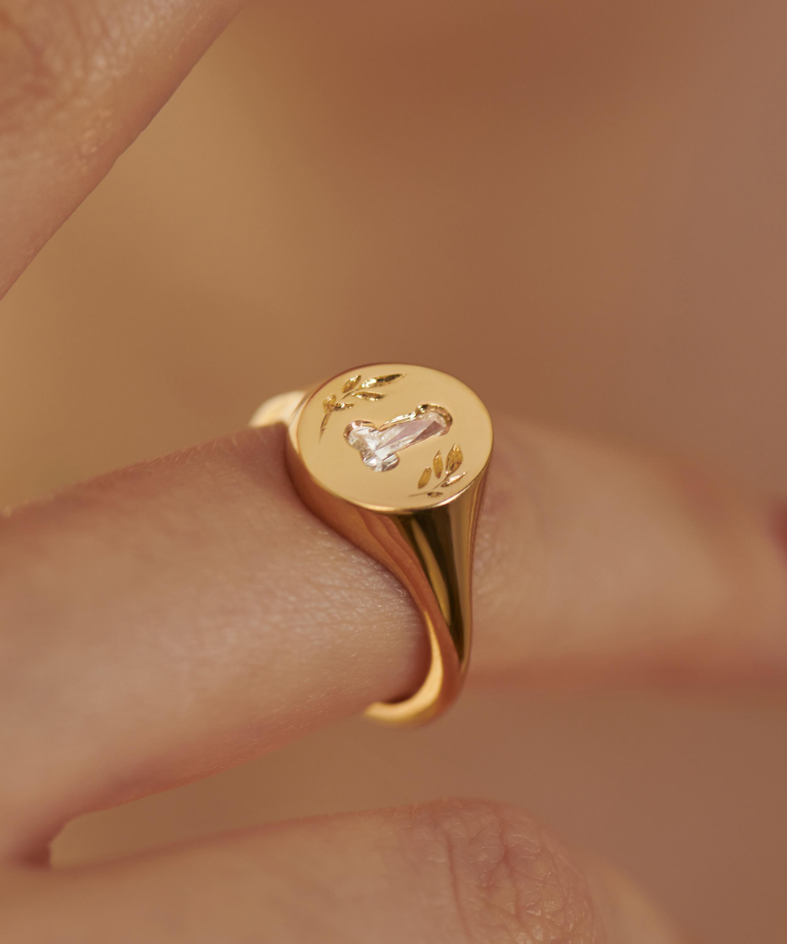 Artemer - 18ct Gold Statement Signet Ring image number 2