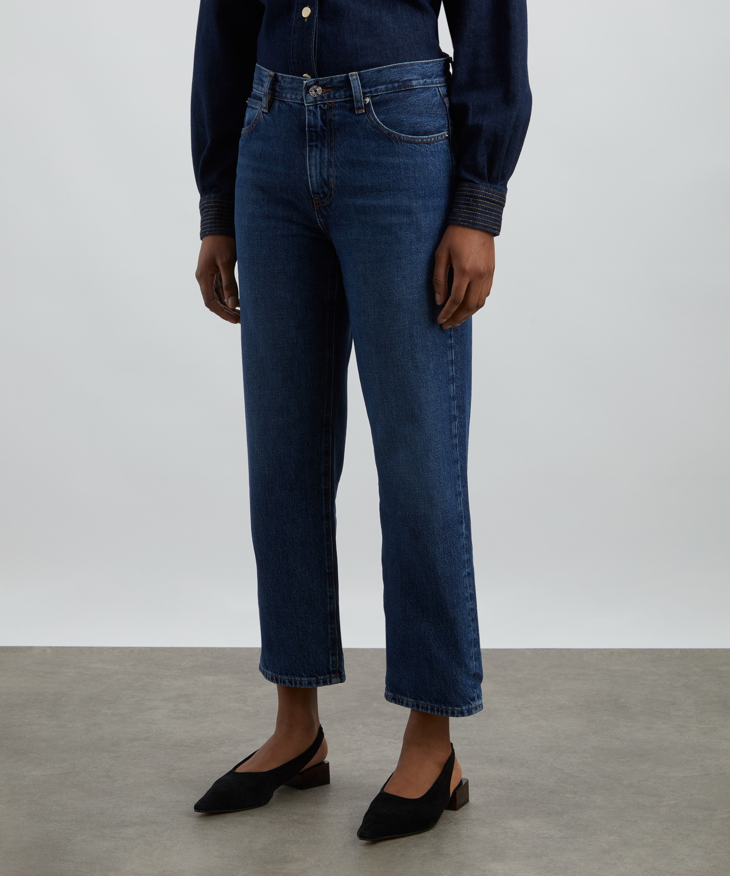 Frame - Hang Mid-Rise Straight Ankle-Length Jeans in Homer image number 2