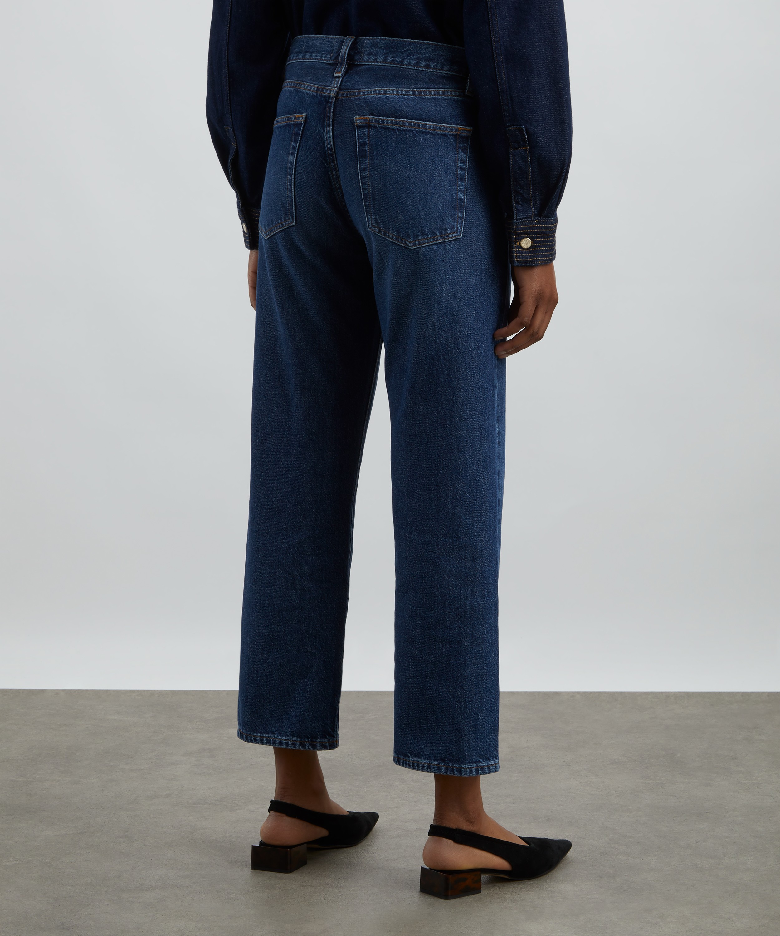 Frame - Hang Mid-Rise Straight Ankle-Length Jeans in Homer image number 3