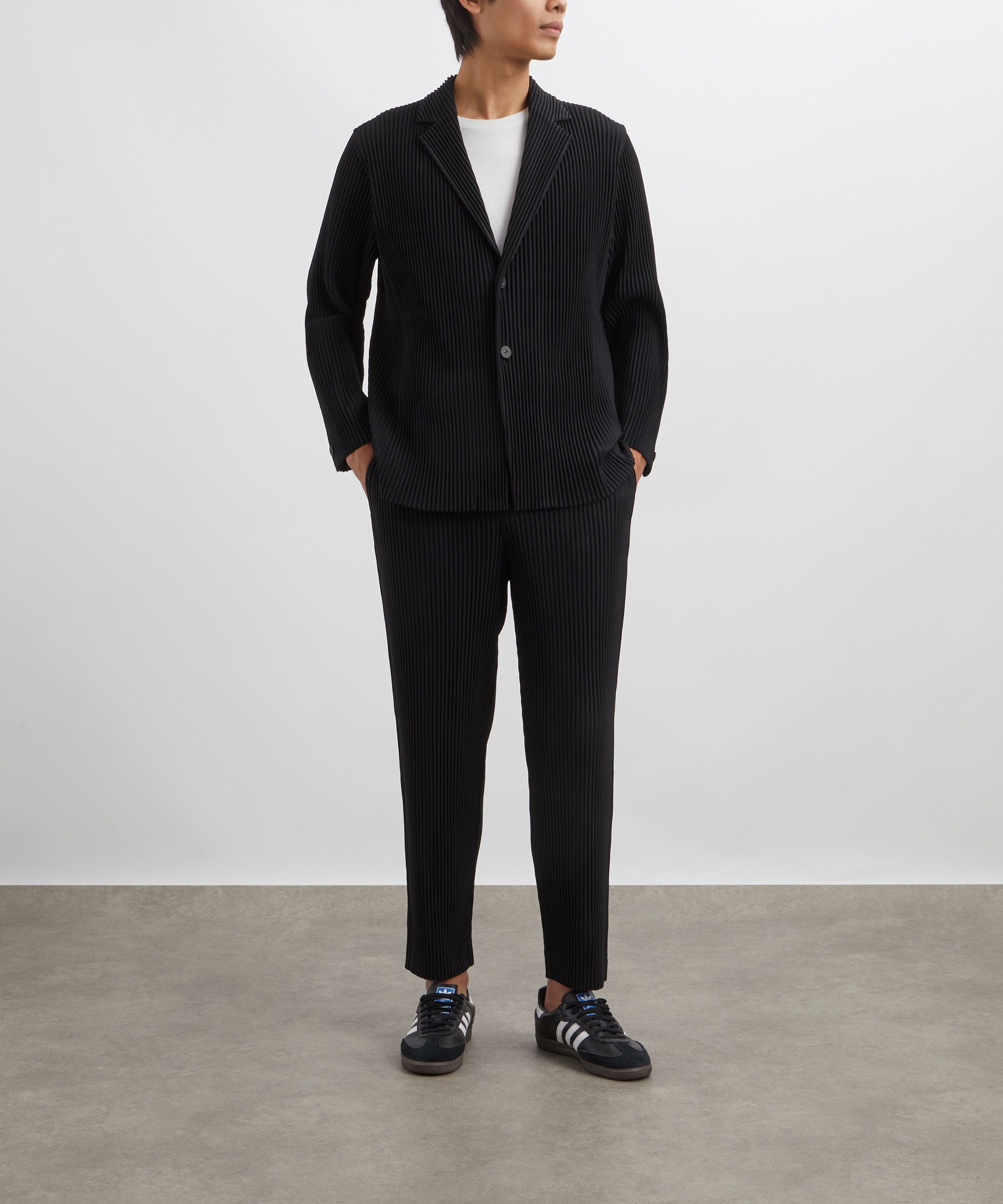 HOMME PLISSÉ ISSEY MIYAKE - OCTOBER BASICS Pleated Trousers image number 1