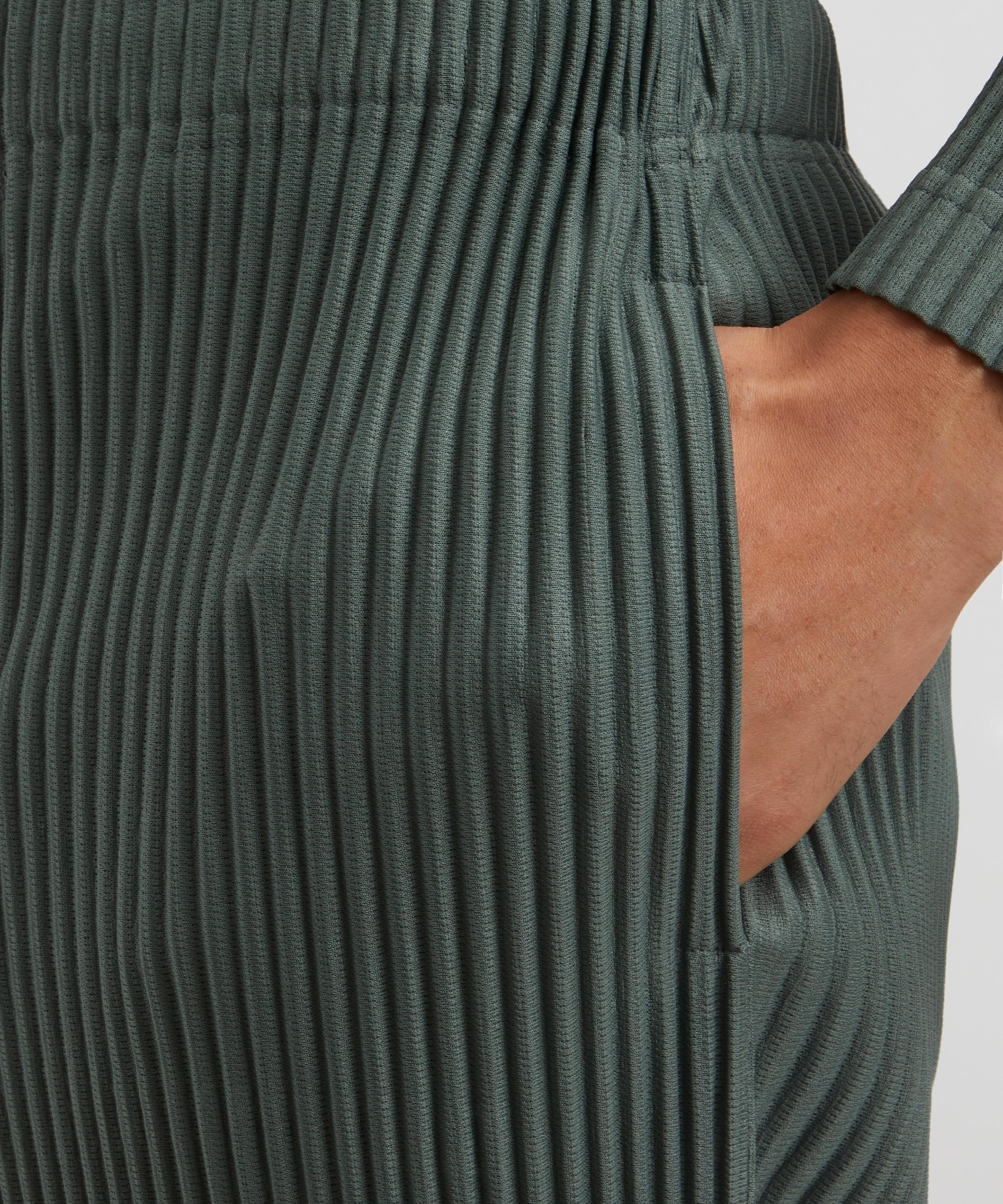 HOMME PLISSÉ ISSEY MIYAKE - MC OCTOBER BASICS Pleated Trousers image number 4