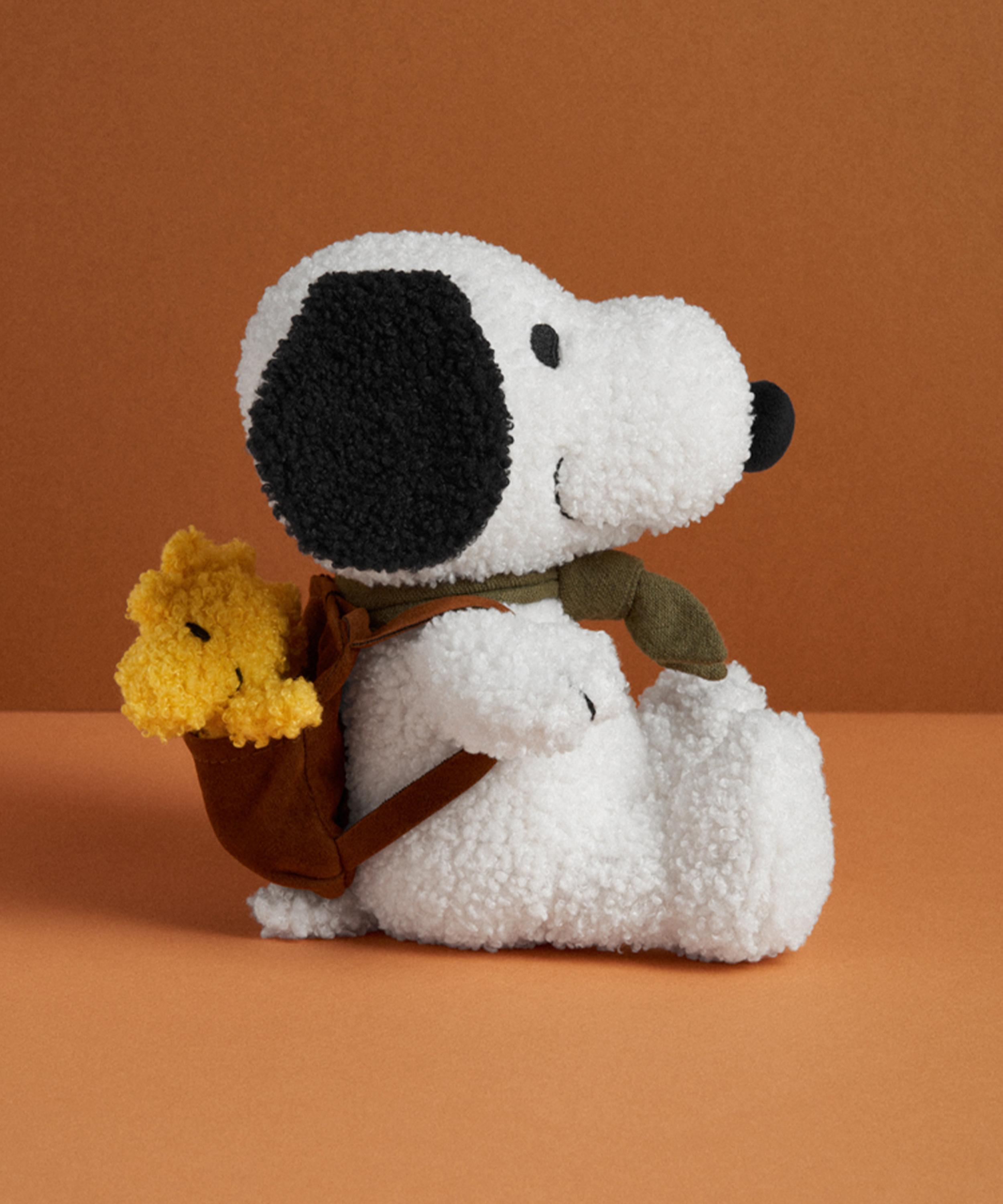 Bon Ton Toys - Peanuts Snoopy With Woodstock In A Backpack image number 3