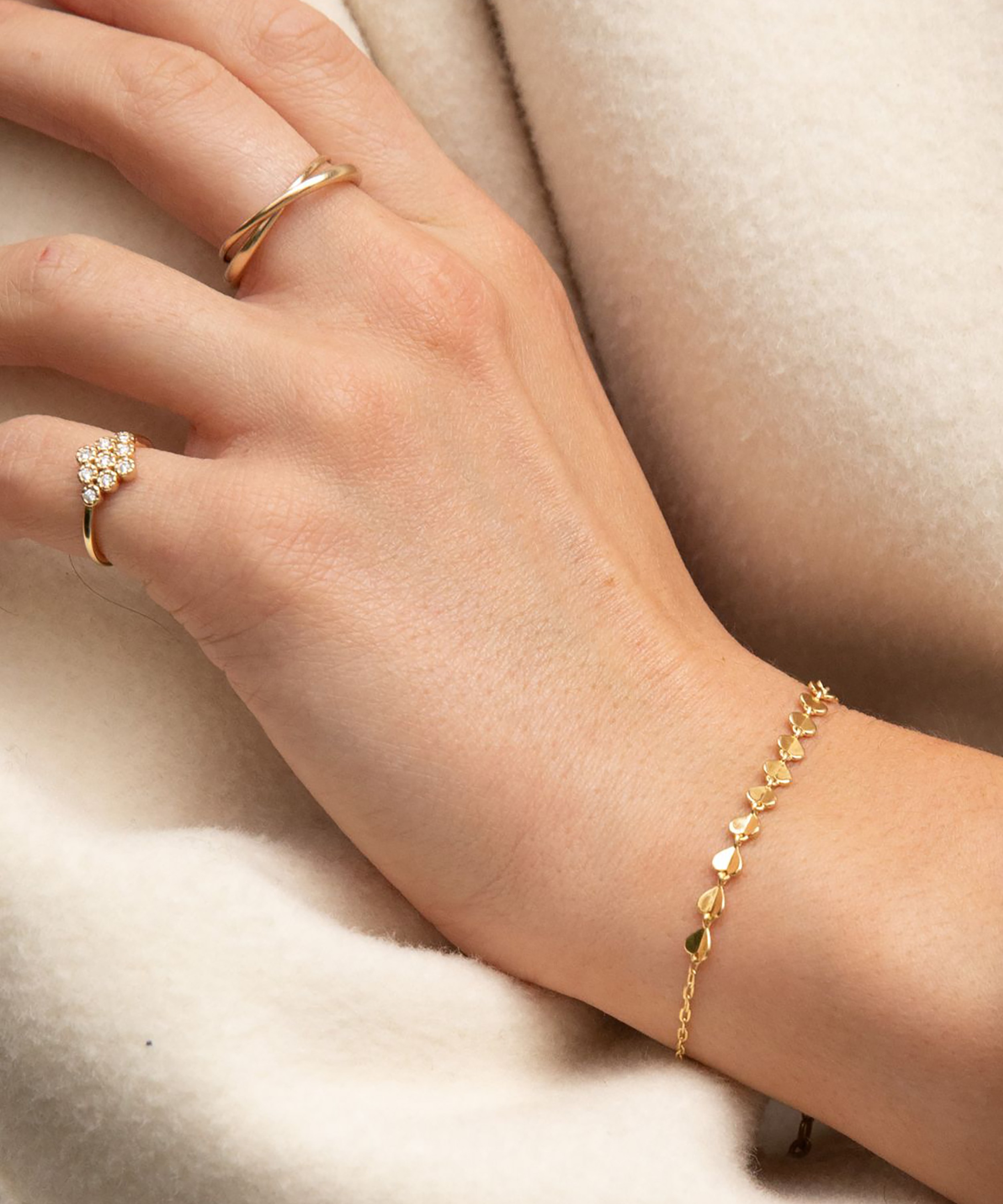 Dinny Hall - 9ct Gold Folded Heart Linked Bracelet image number 1