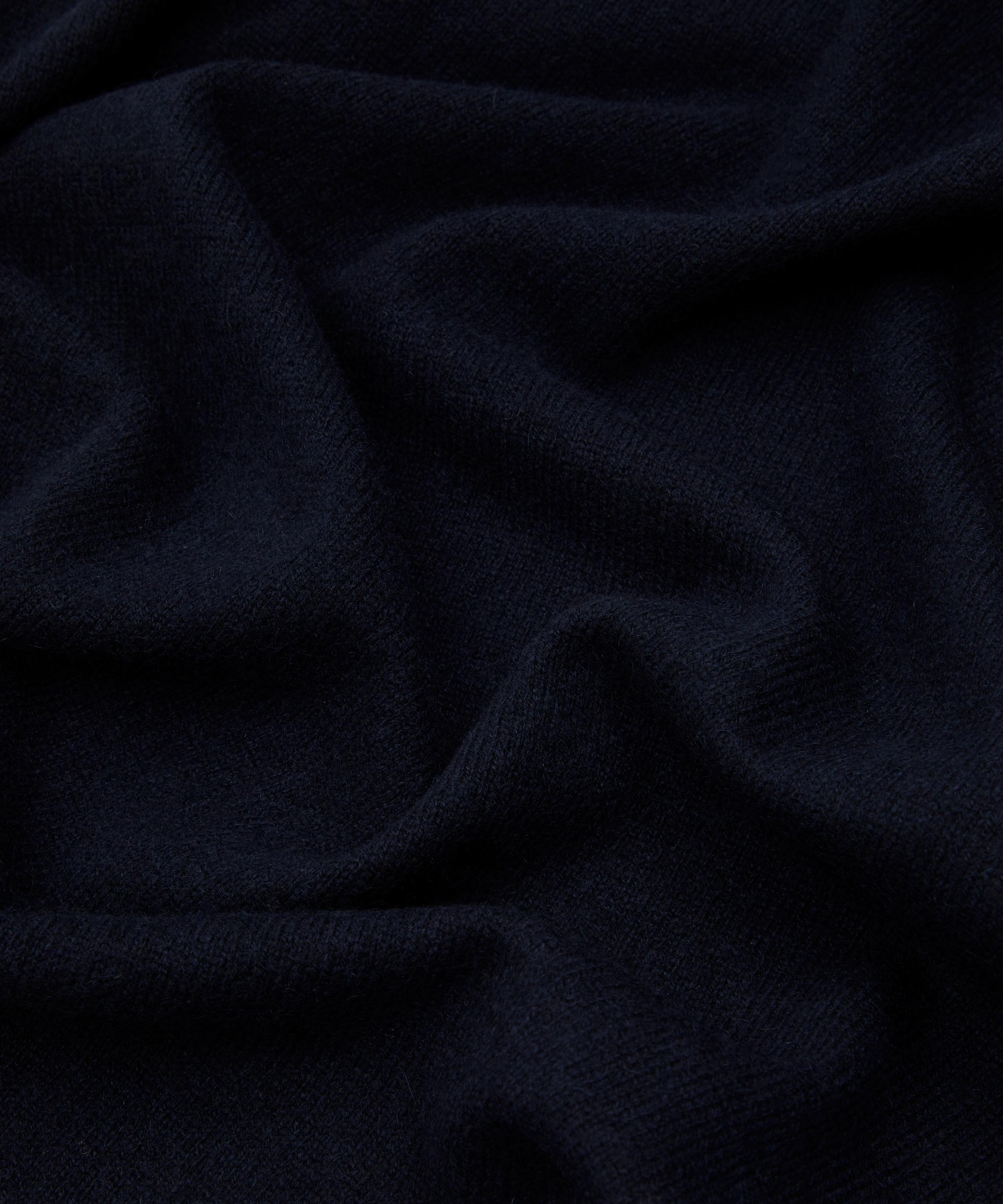 THE UNIFORM - The Oversized Scarf in Navy image number 3