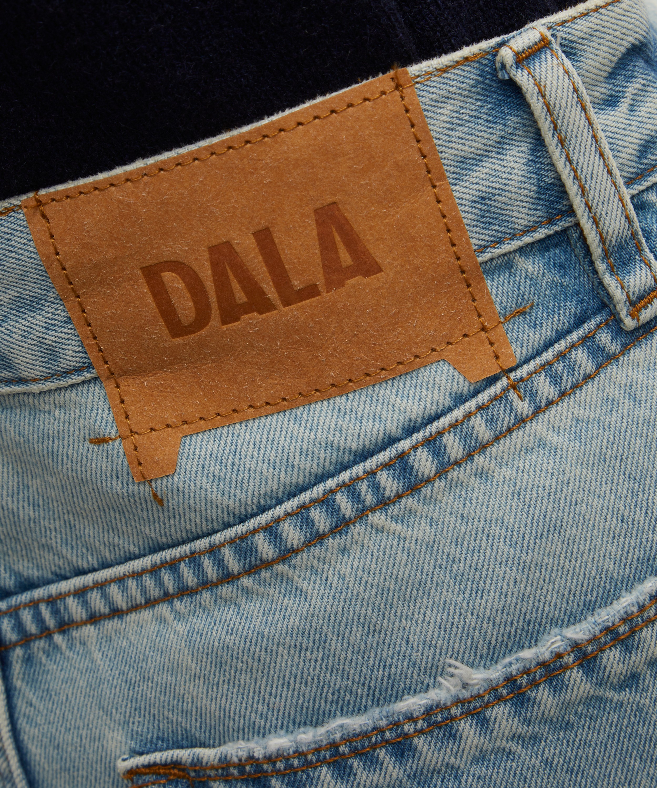 DALA - Lido Flat Seam Jeans in Tinted Crayon image number 4