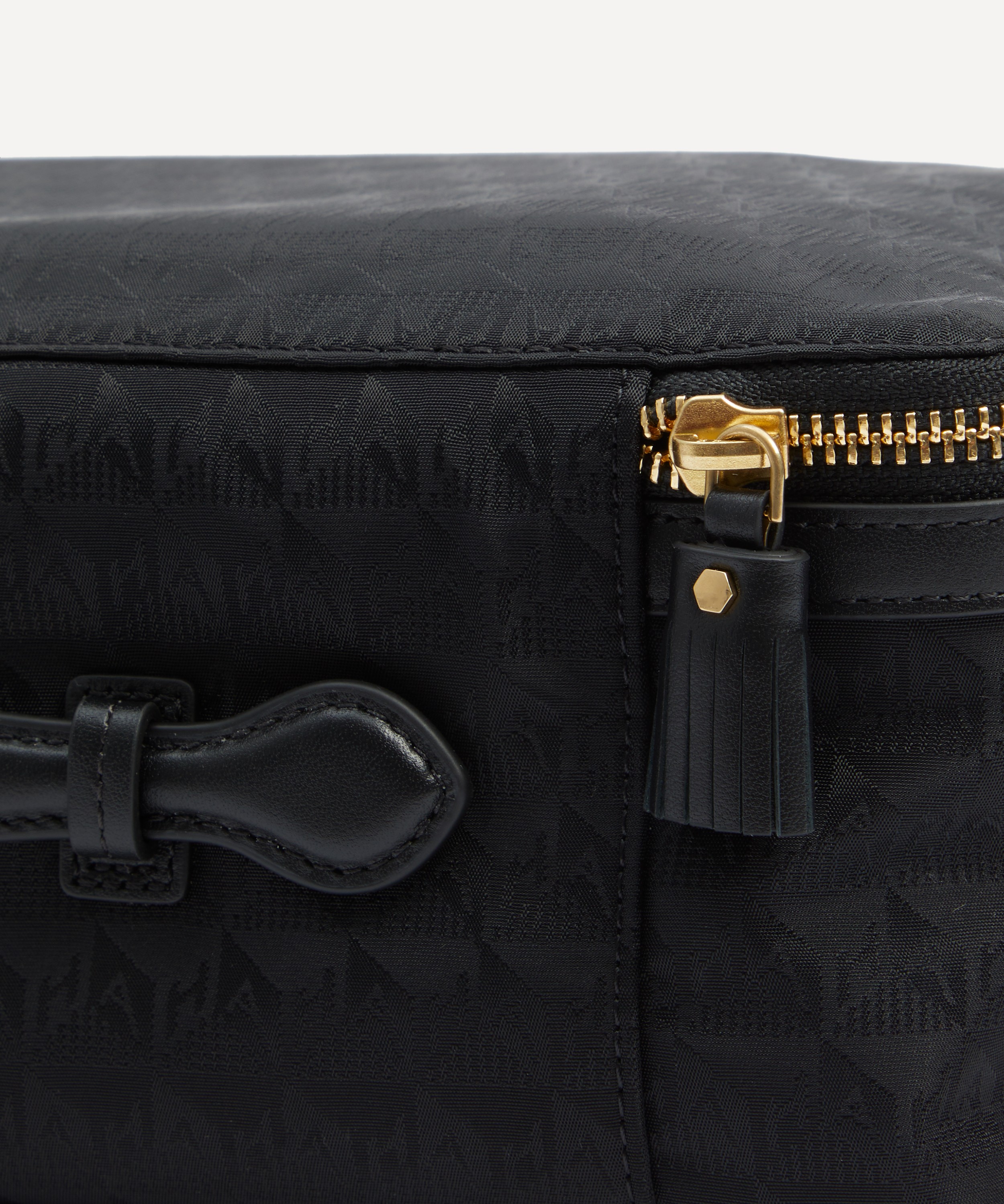 関税なし☆ANYA HINDMARCH Nylon Hair Kit Travel Pouch Logo Hair Kit Travel Pouch | Anya Hindmarch US