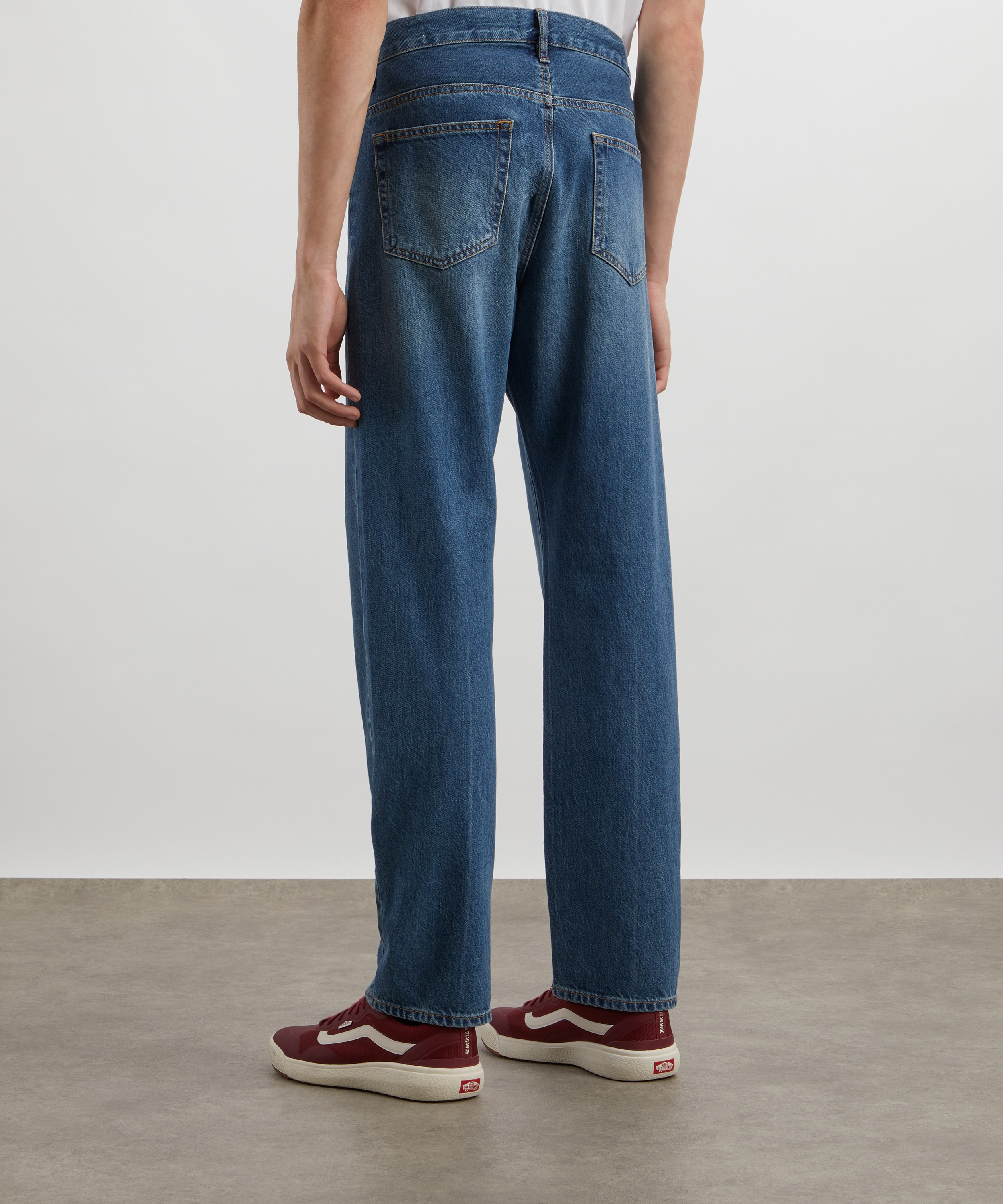 Frame - Straight Jeans in Dreamy Blue  image number 3