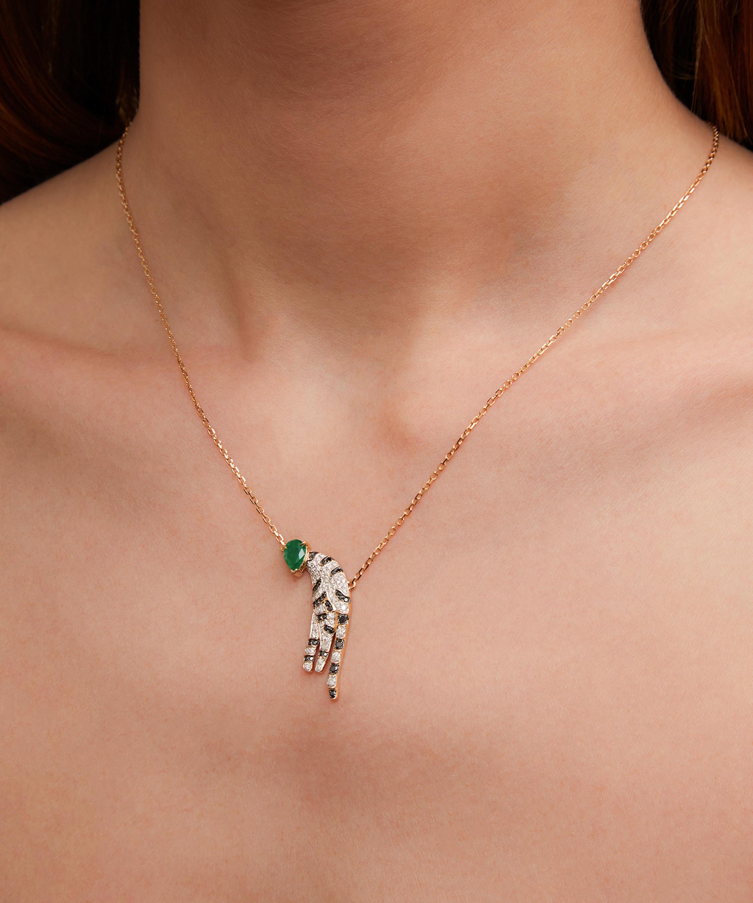 Yvonne L&eacute;on - 18ct Gold Leopard Emerald Pendant Necklace image number 1