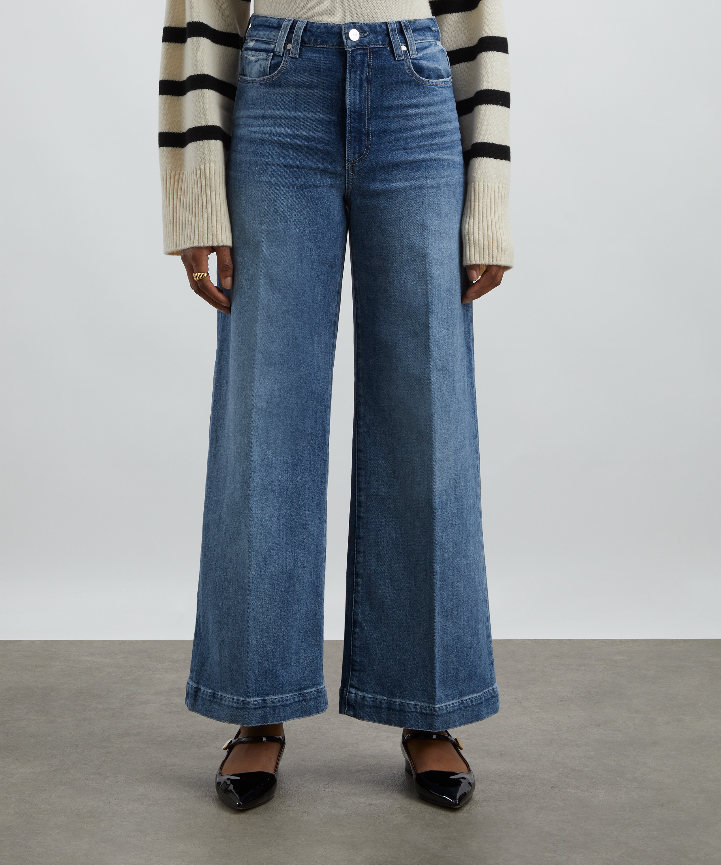 Paige - Harper 30” Wide Leg Jeans in Timbre  image number 2