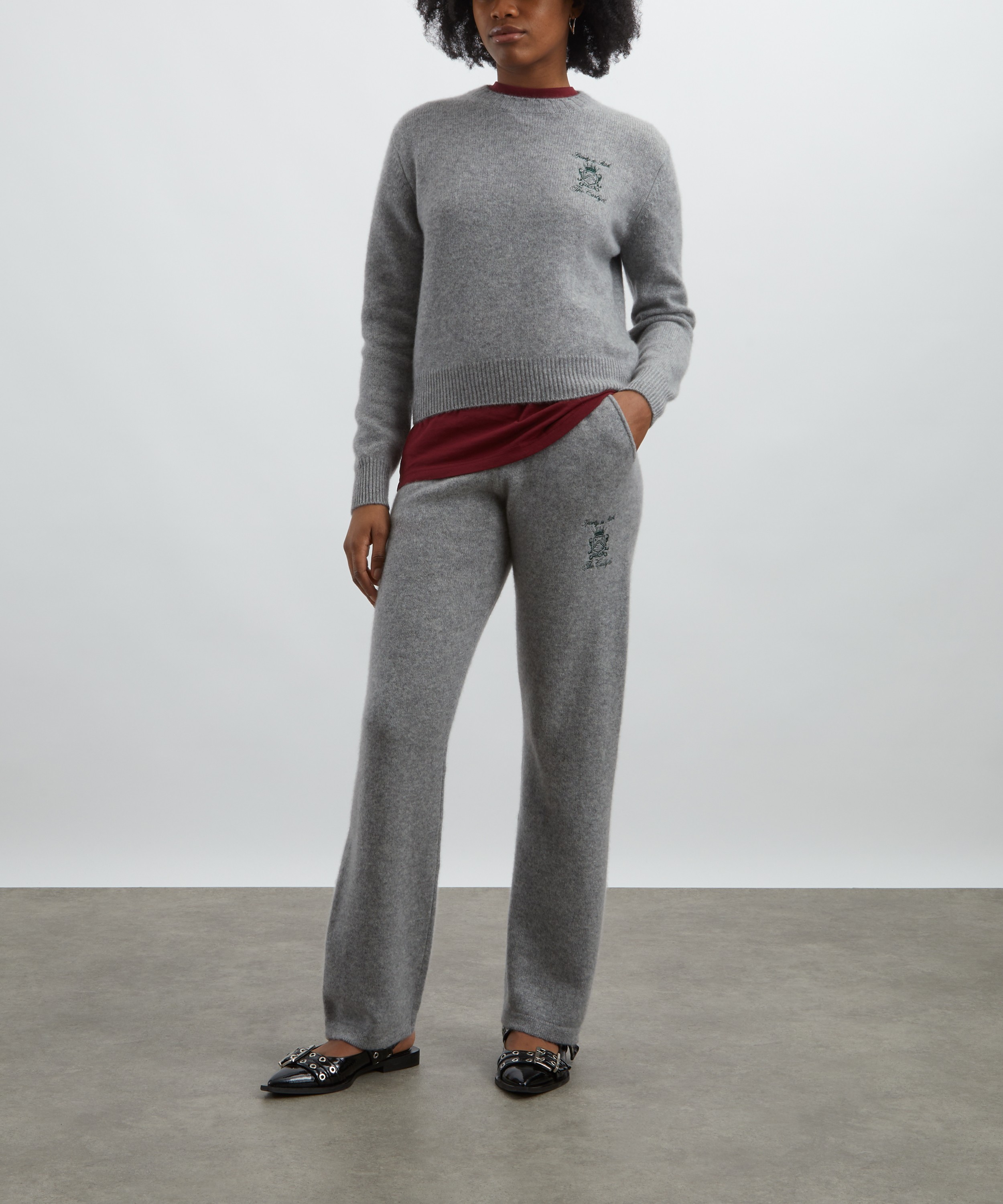 Sporty & Rich - Carlyle Crest Cashmere Crew-Neck Sweatshirt image number 1