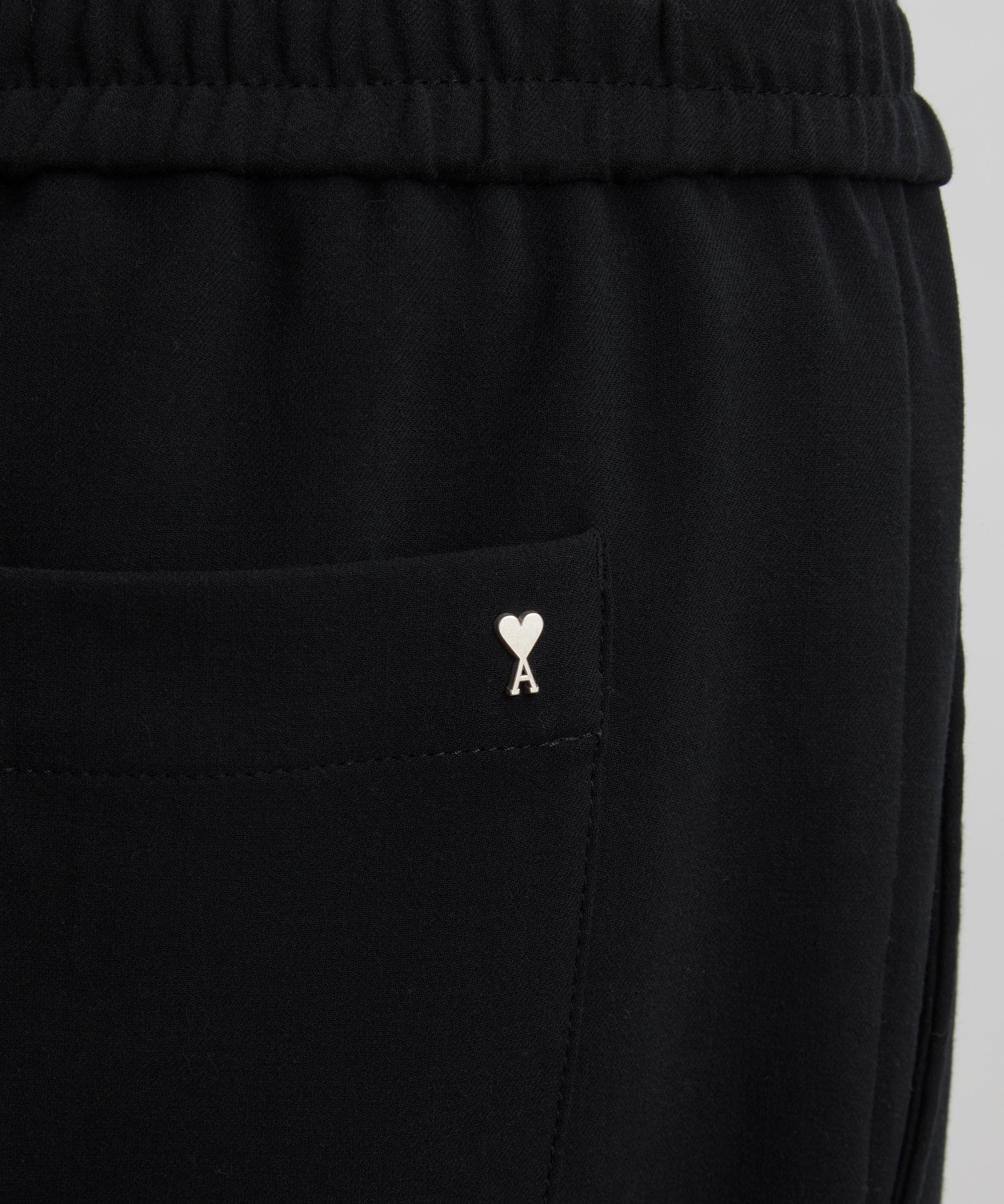 Ami - Large Elasticated Shorts image number 4