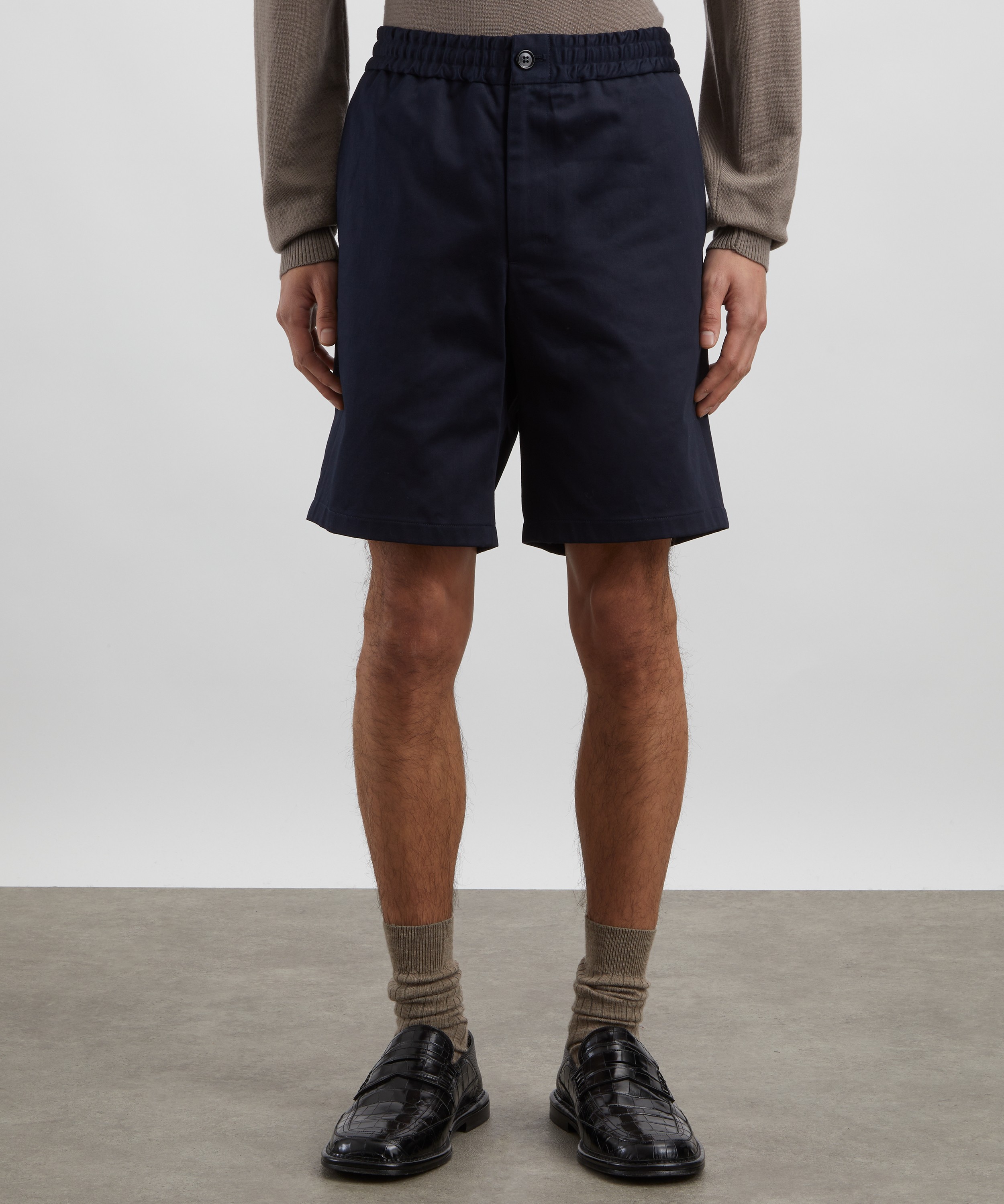 Ami - Navy Elasticated Waist Shorts image number 2