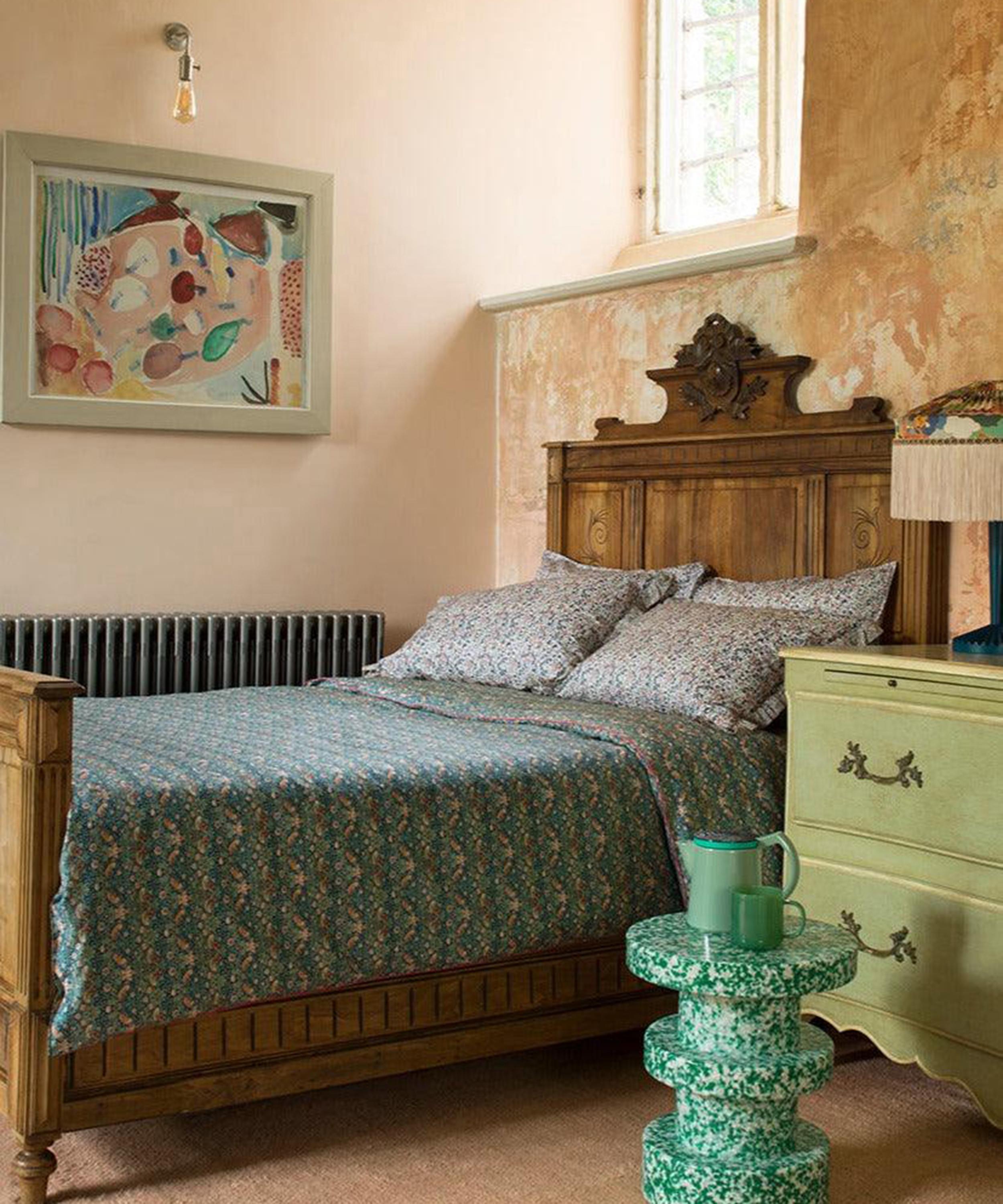 Coco & Wolf - Strawberry Thief Tana Lawn&trade; Cotton Super King Fitted Sheet image number 3