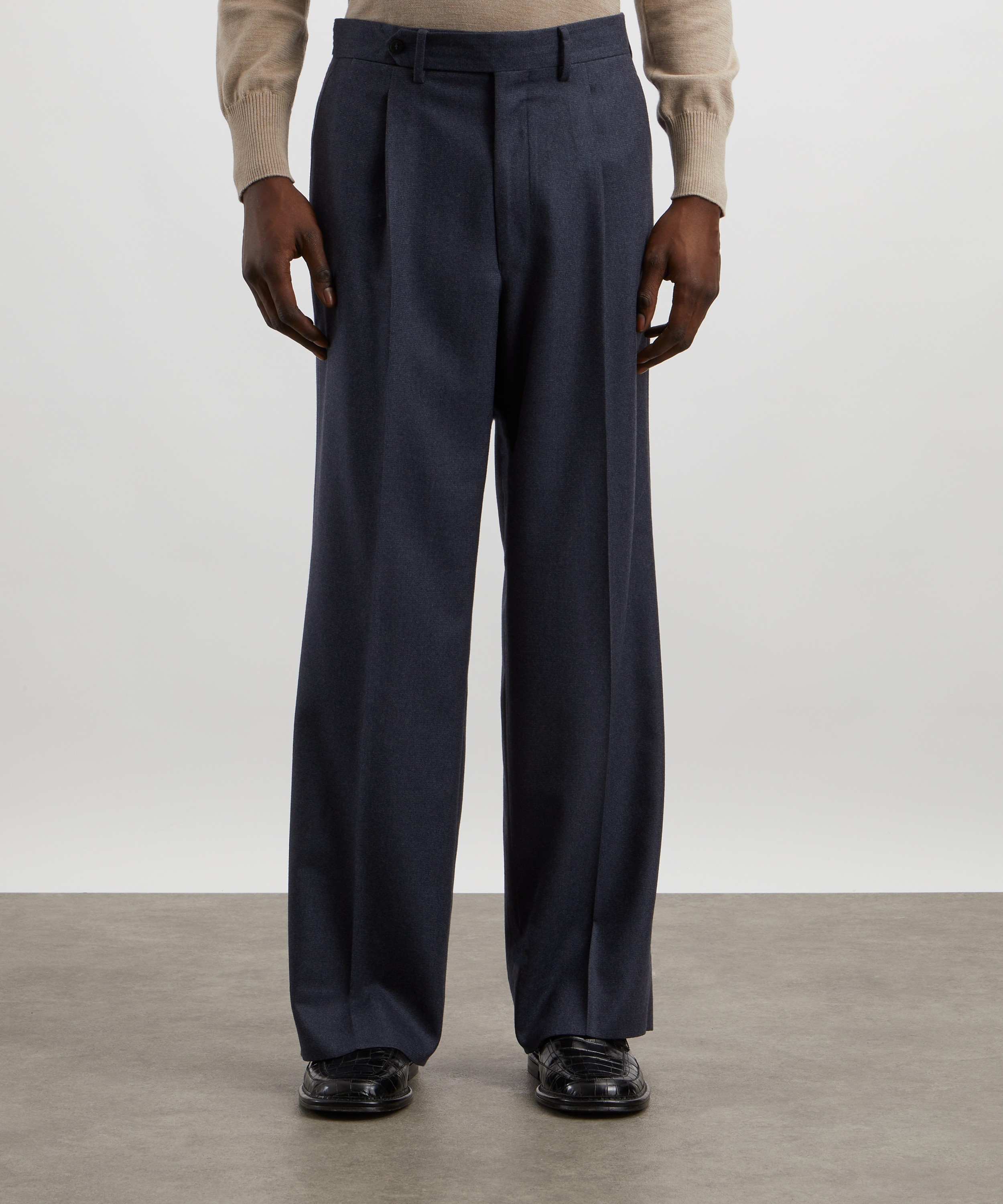 Stoffa - Single Pleat Wool Trousers image number 2