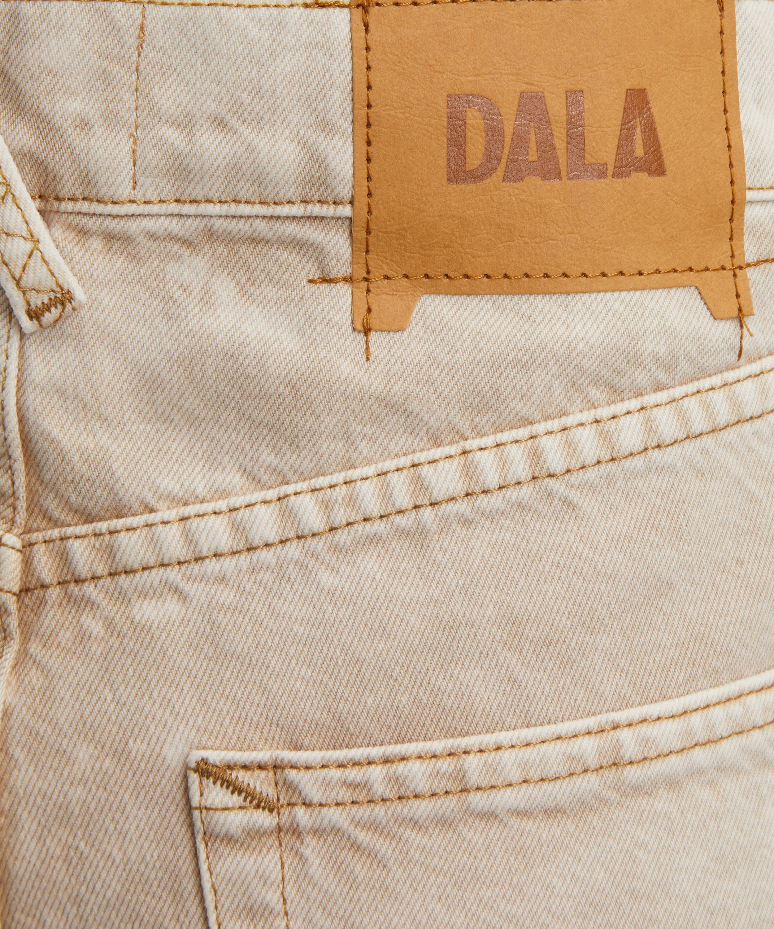 DALA - Starch Drought Jeans image number 4