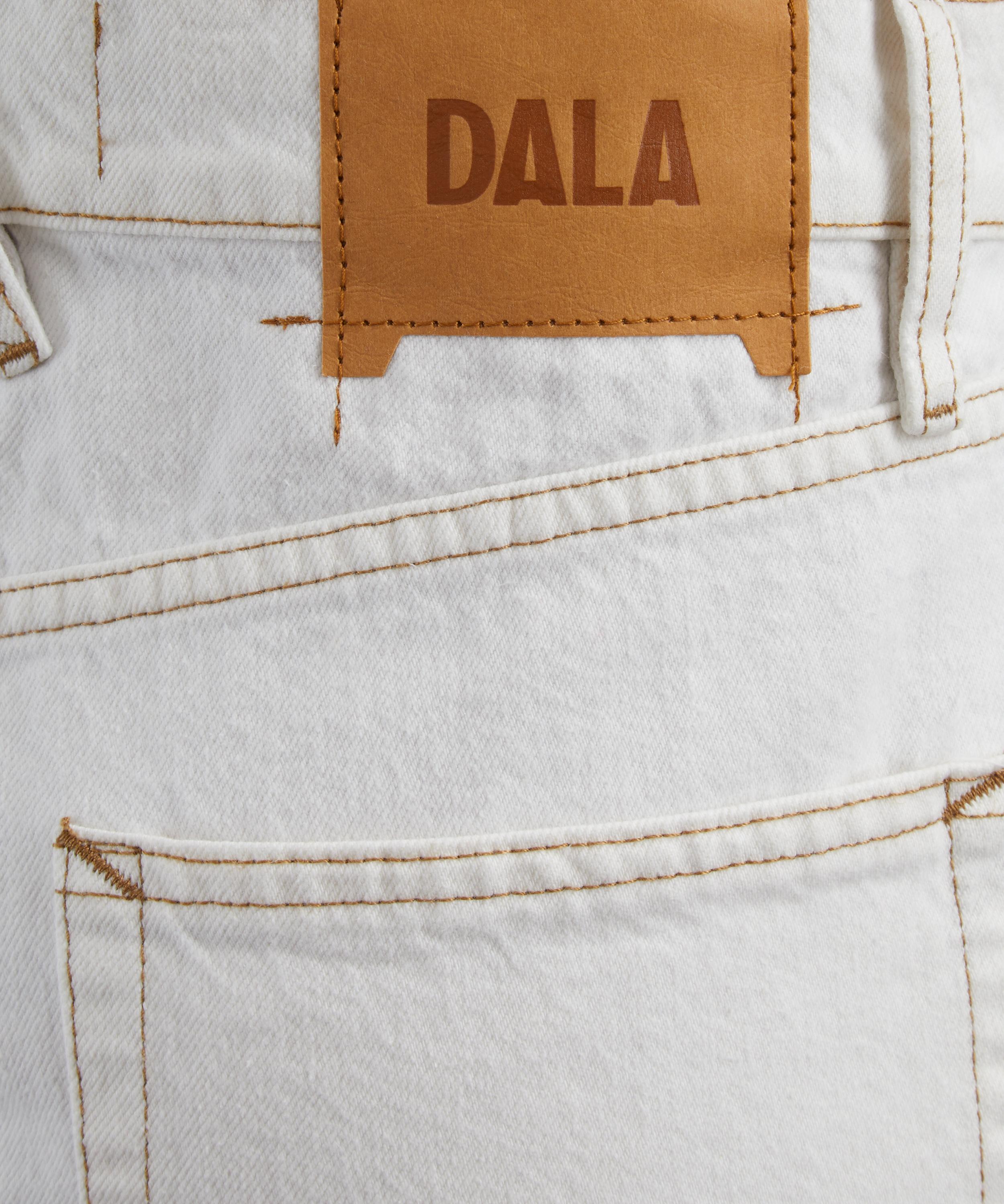 DALA - Starch Short image number 4