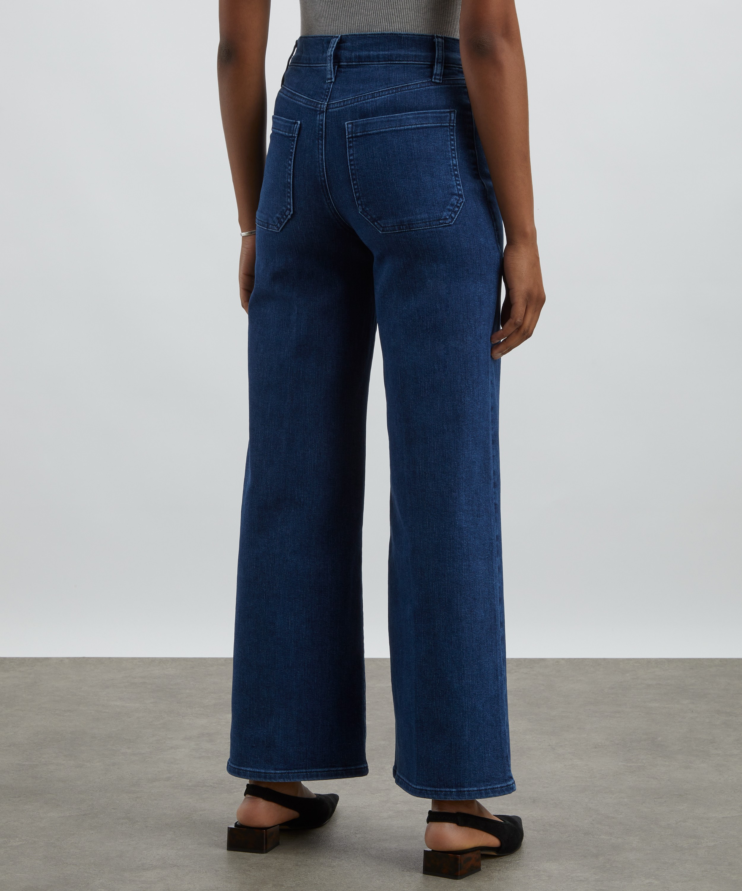 Frame - Le Slim Palazzo Modernist Pocket Wide Leg Jeans in Loner image number 3