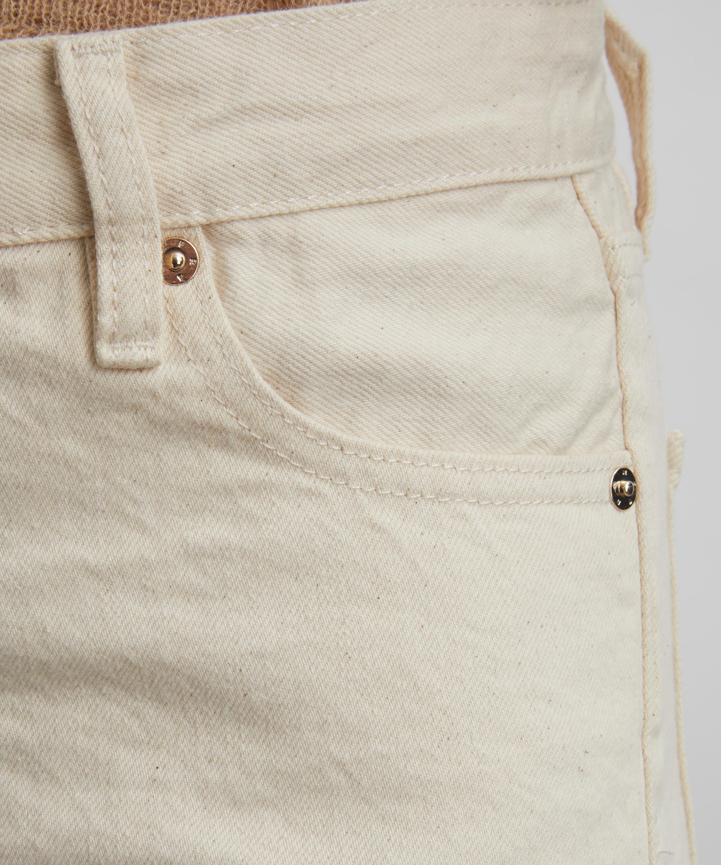 Frame - Le Timeless High-Rise Knee-Length Shorts in Milkshake image number 4