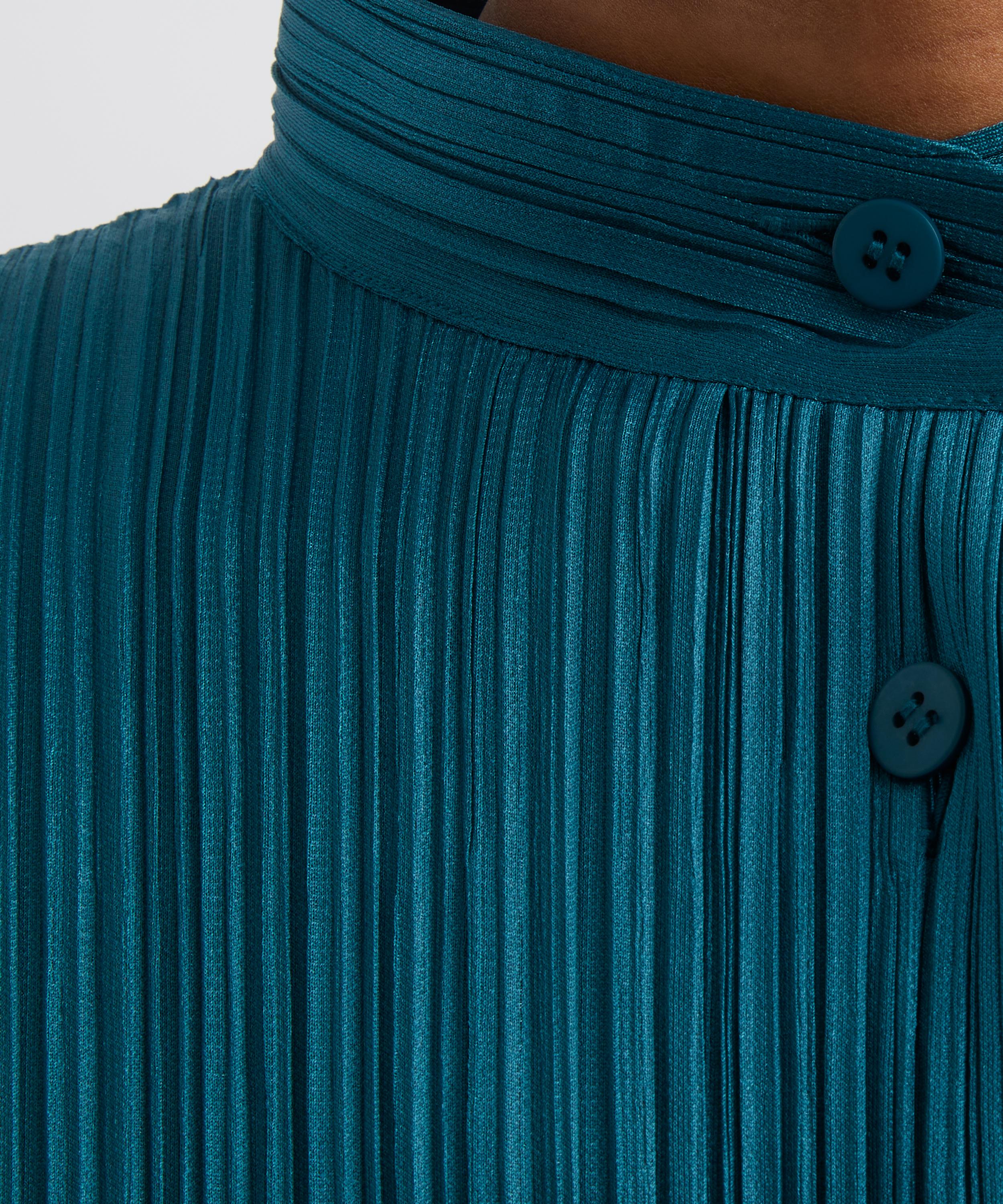 Issey Miyake - MONTHLY COLOURS: JANUARY Pleated Shirt image number 4