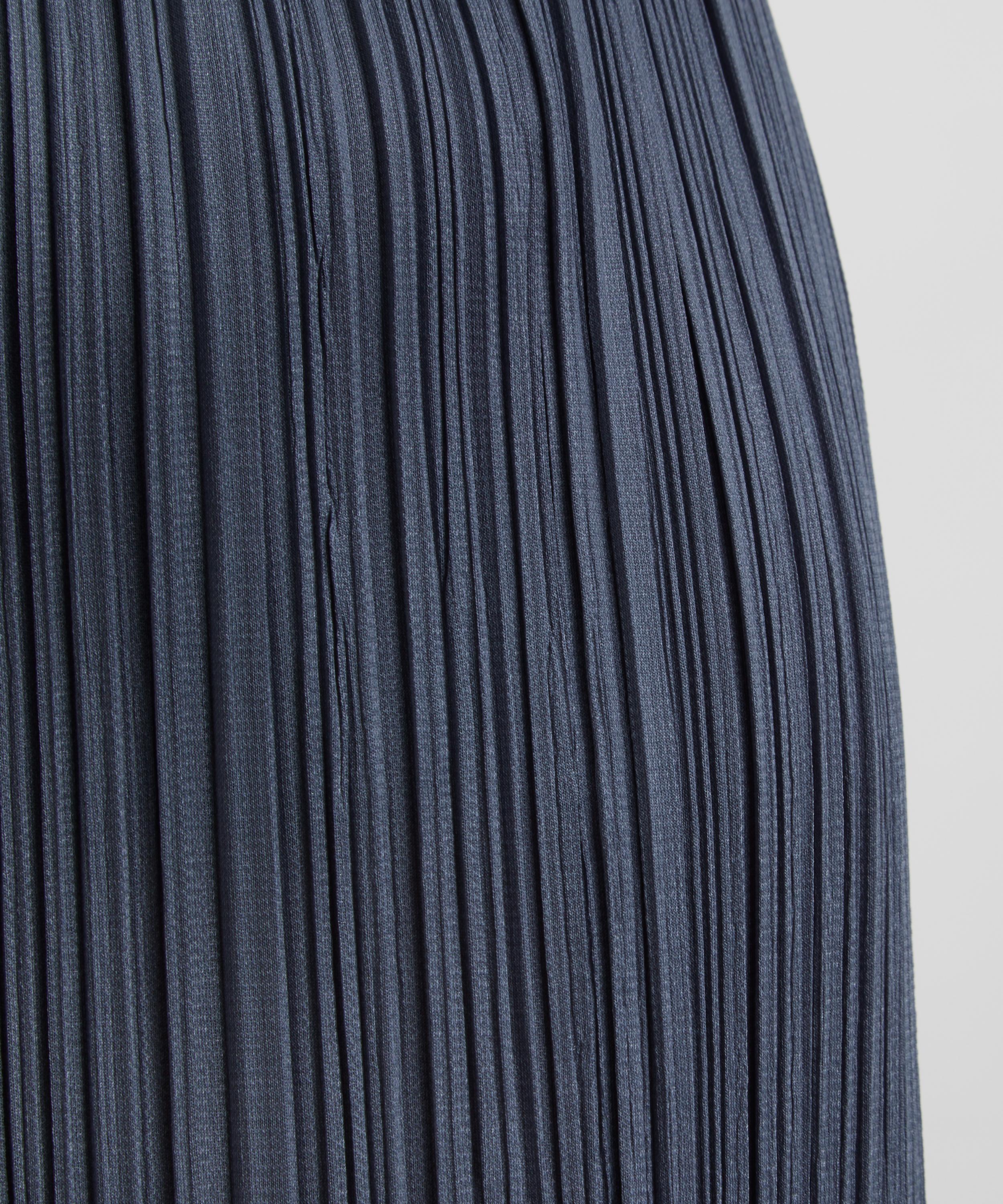 Pleats Please Issey Miyake - MONTHLY COLOURS: MAY Cropped Trousers image number 4