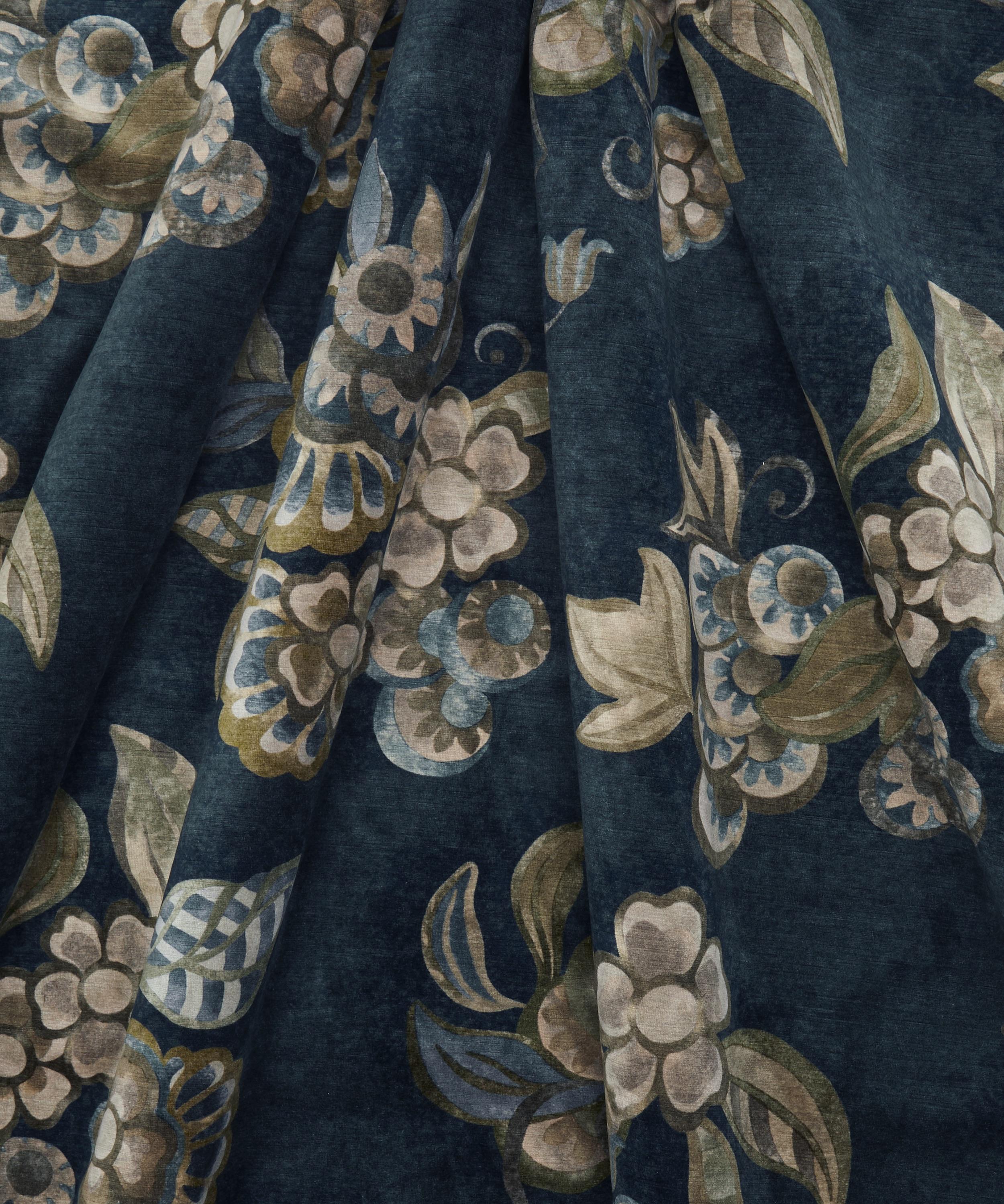 Liberty Interiors - Deco Bloom Velvet in Quartz image number 2