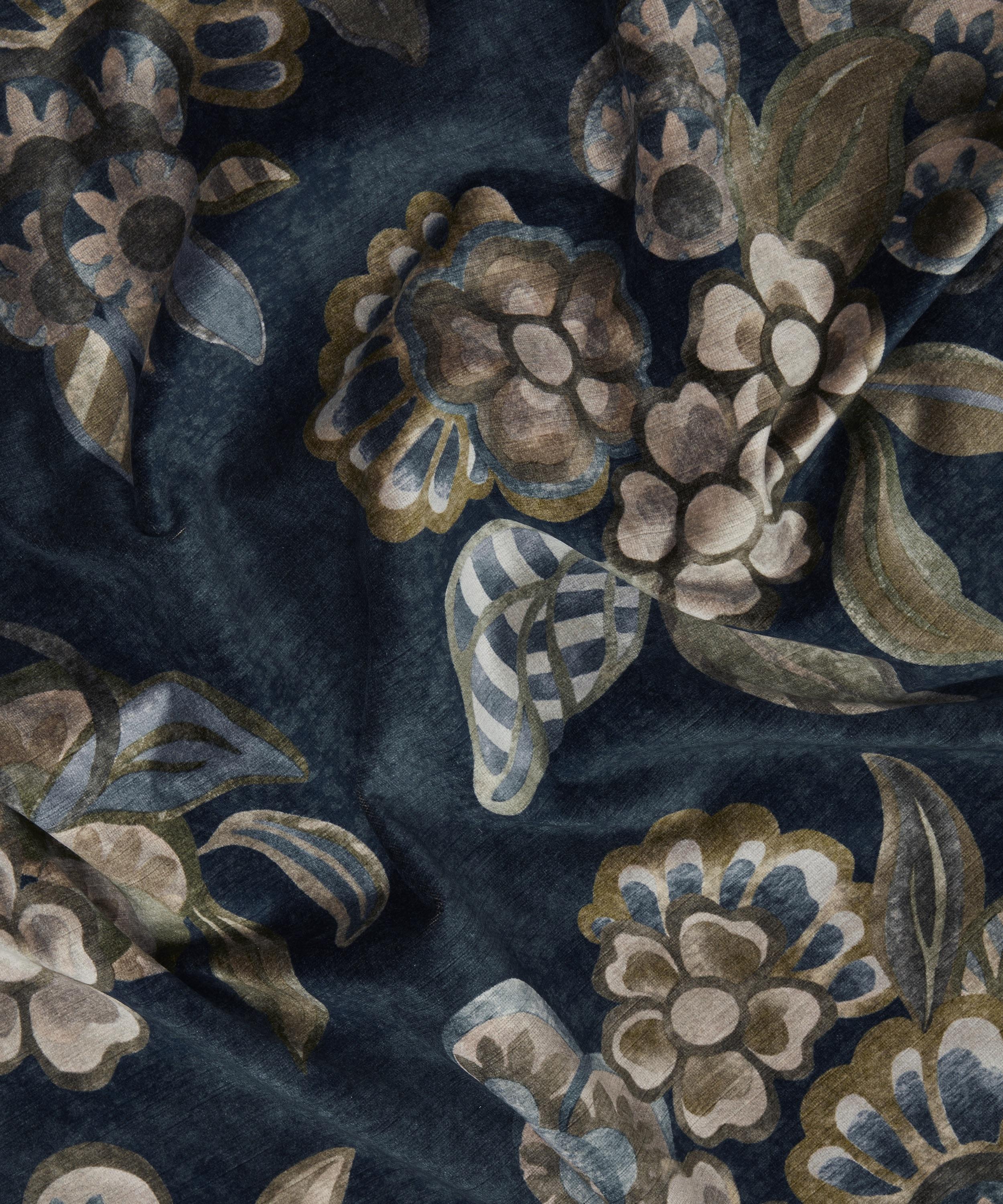 Liberty Interiors - Deco Bloom Velvet in Quartz image number 3