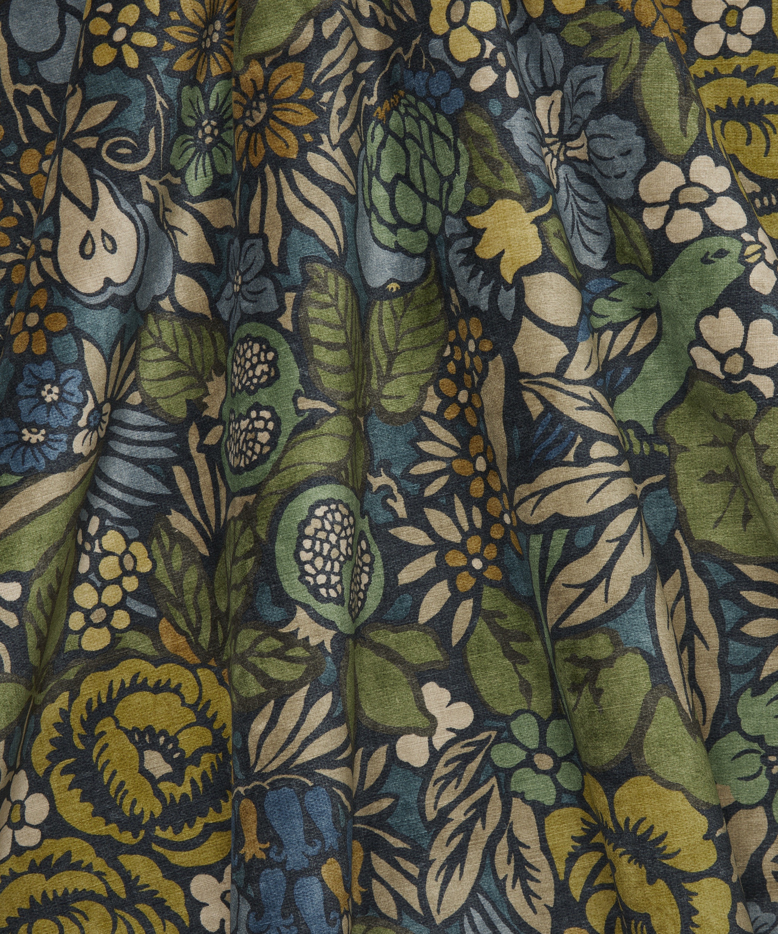 Liberty Interiors - Pomegranate Garden Velvet in Artichoke image number 2