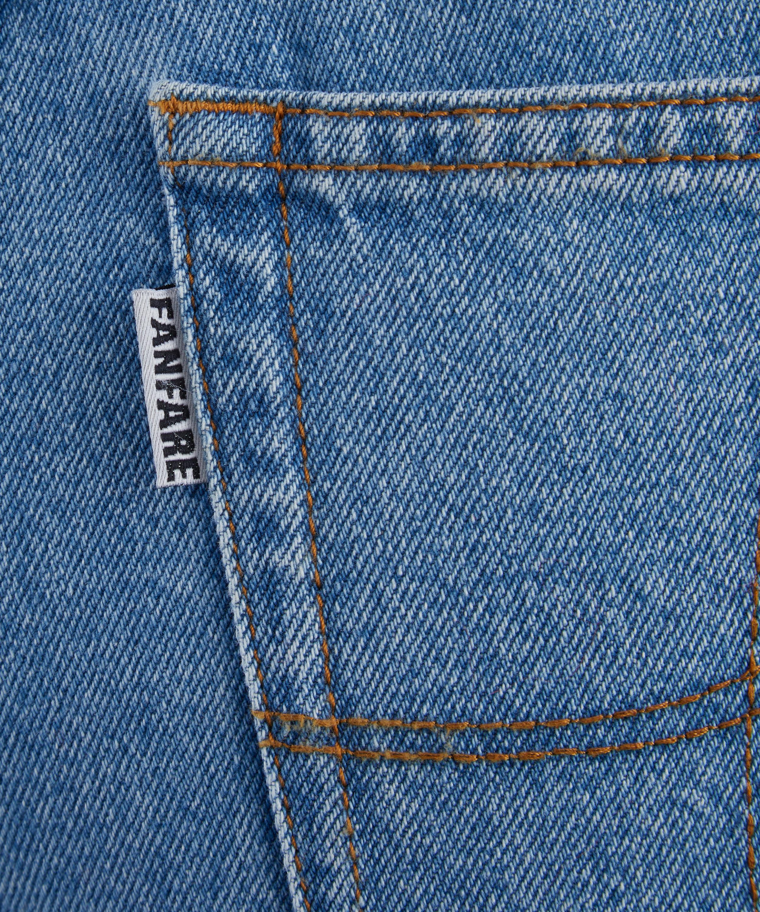 FANFARE - High-Waisted Liberty Square Patch Jeans image number 4
