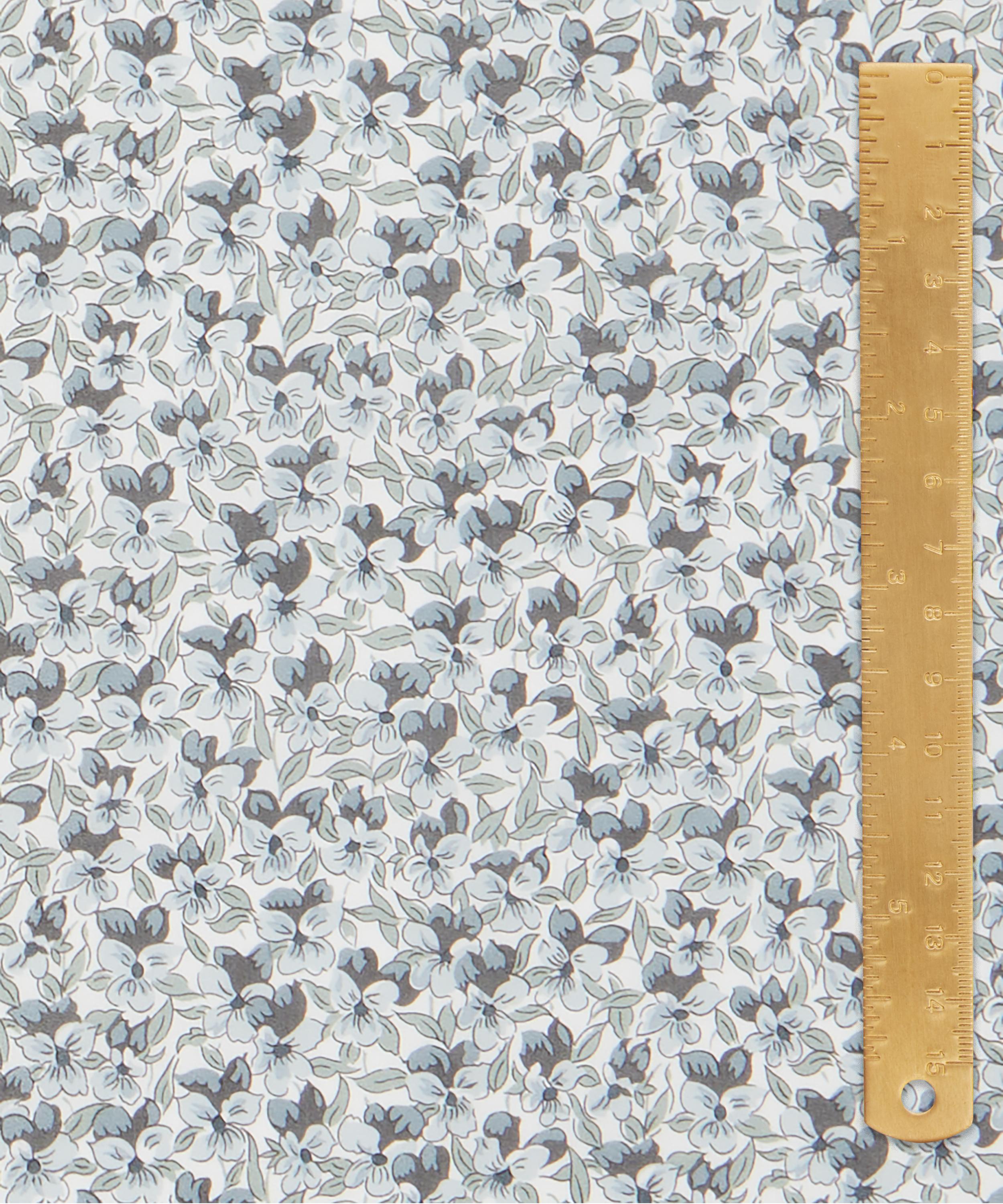 Liberty Fabrics - Aralia Pansy Tana Lawn™ Cotton image number 4