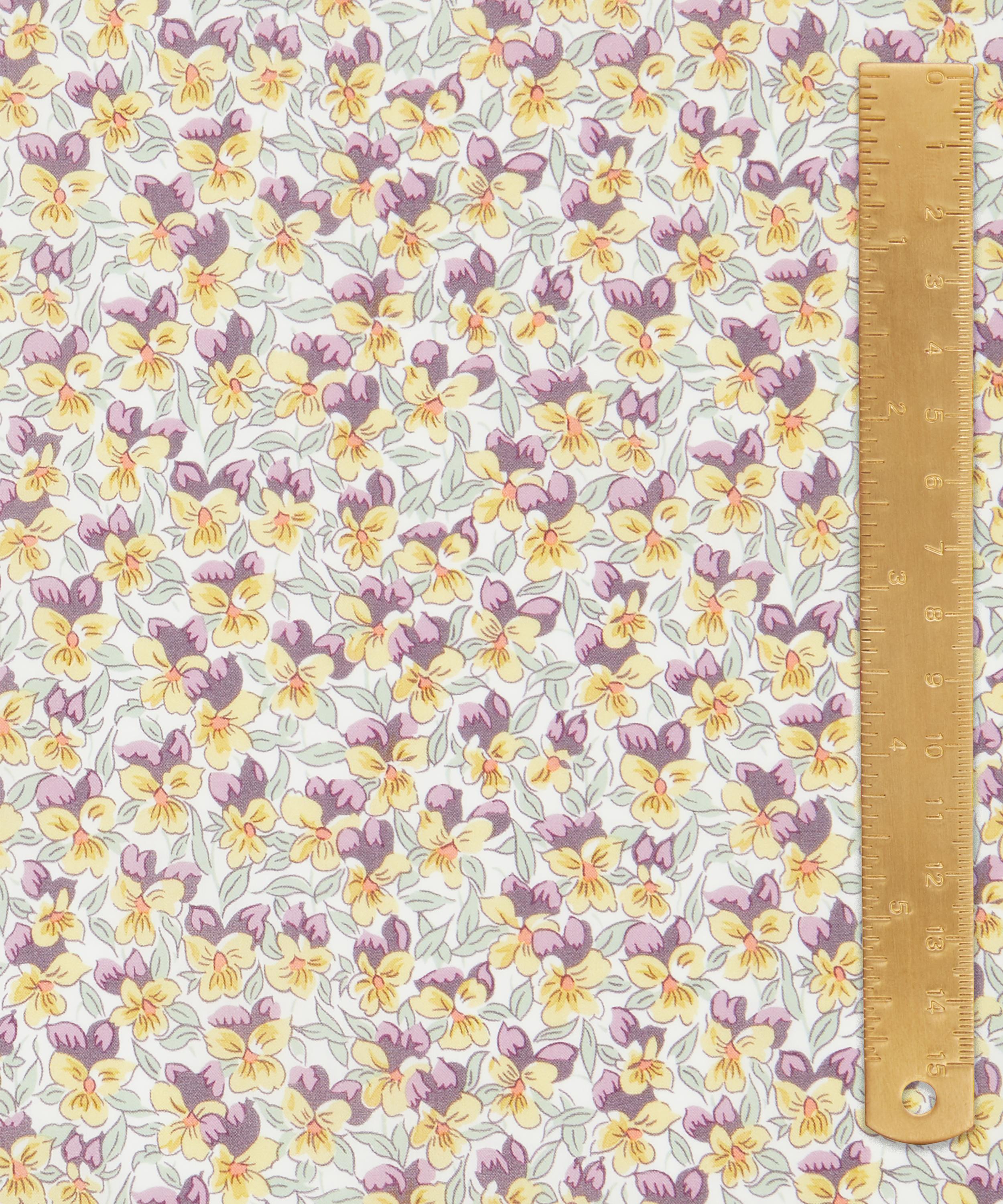 Liberty Fabrics - Aralia Pansy Tana Lawn™ Cotton image number 4