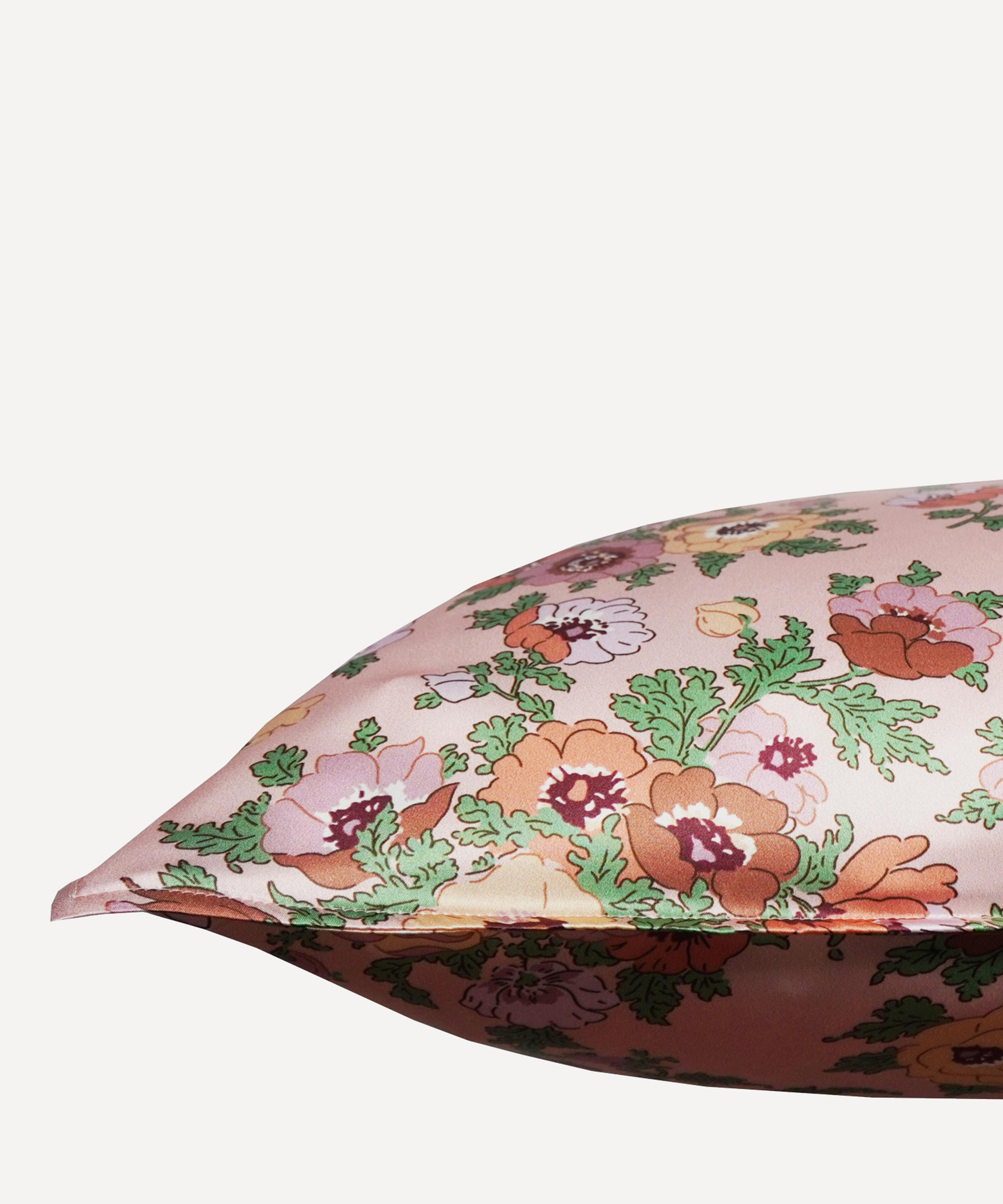 Coco & Wolf - Madeleine Silk Pillowcases Set of Two image number 1