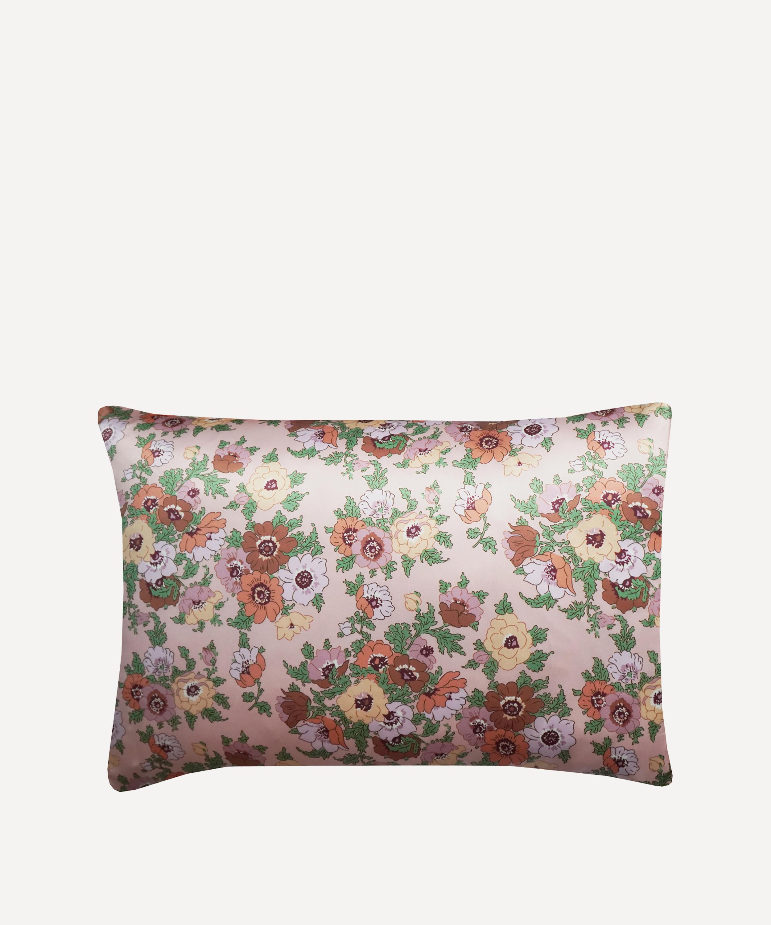 Coco & Wolf - Madeleine Silk Pillowcases Set of Two image number 2