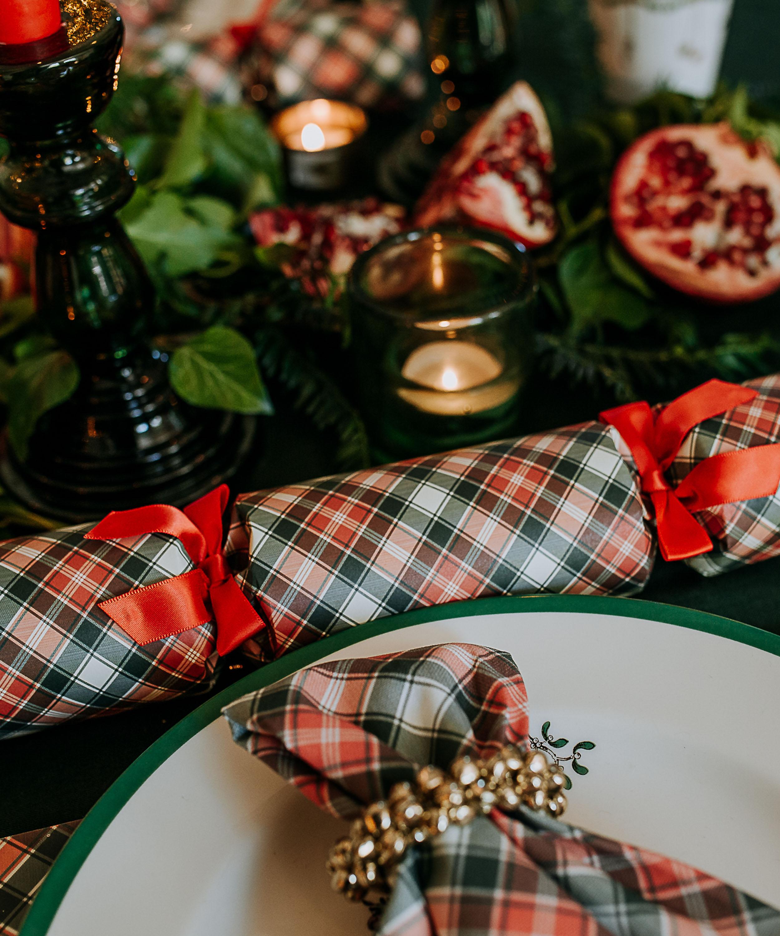 Christmas - Traditional Tartan Crackers Box of Six image number 1