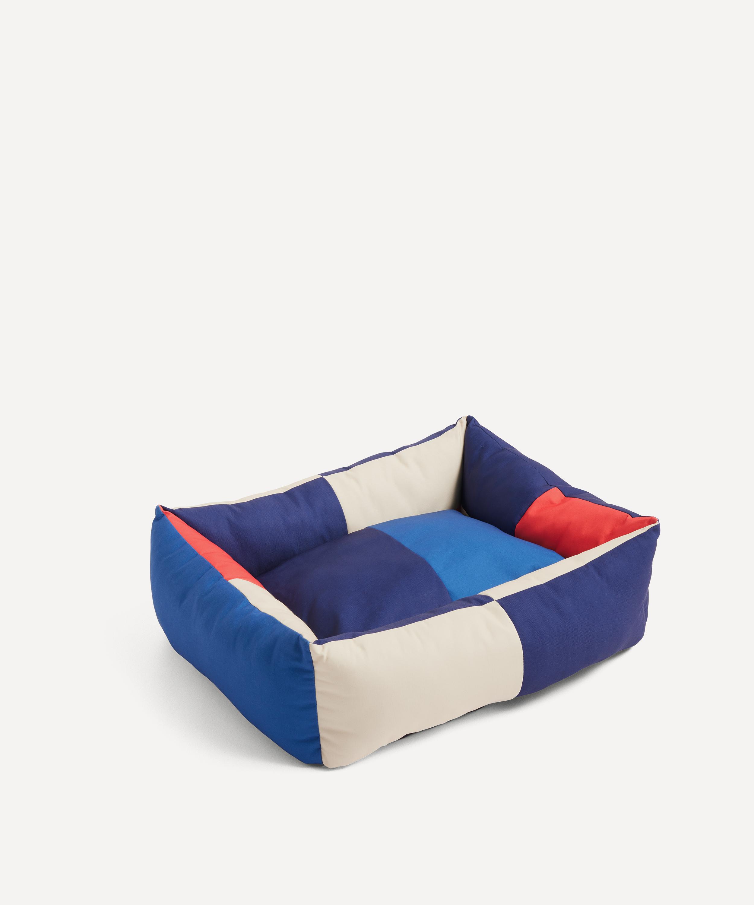 Hay - Medium Dog Bed image number 0