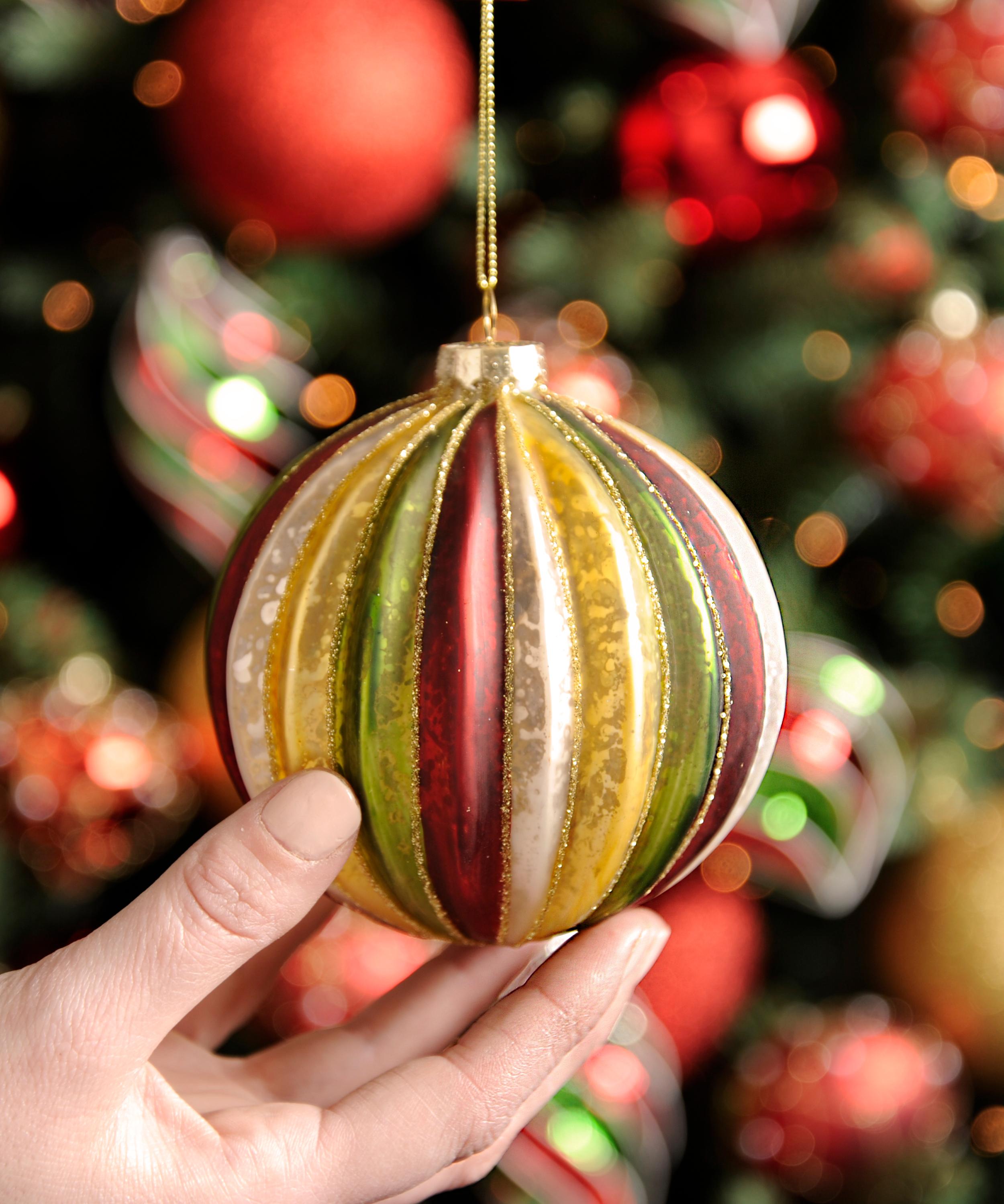 Christmas - Mercury Effect Glitter Bauble image number 2